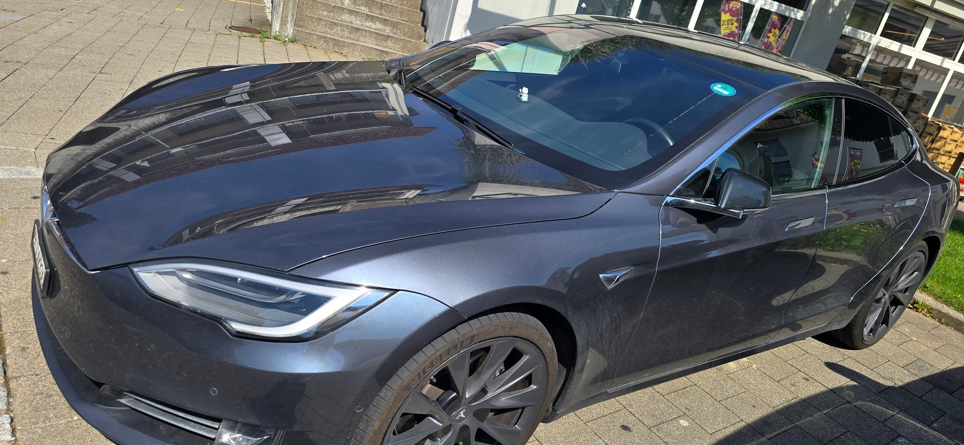 TESLA Long Range Plus (Mitte/Ende Juli verfügbar)-image-0
