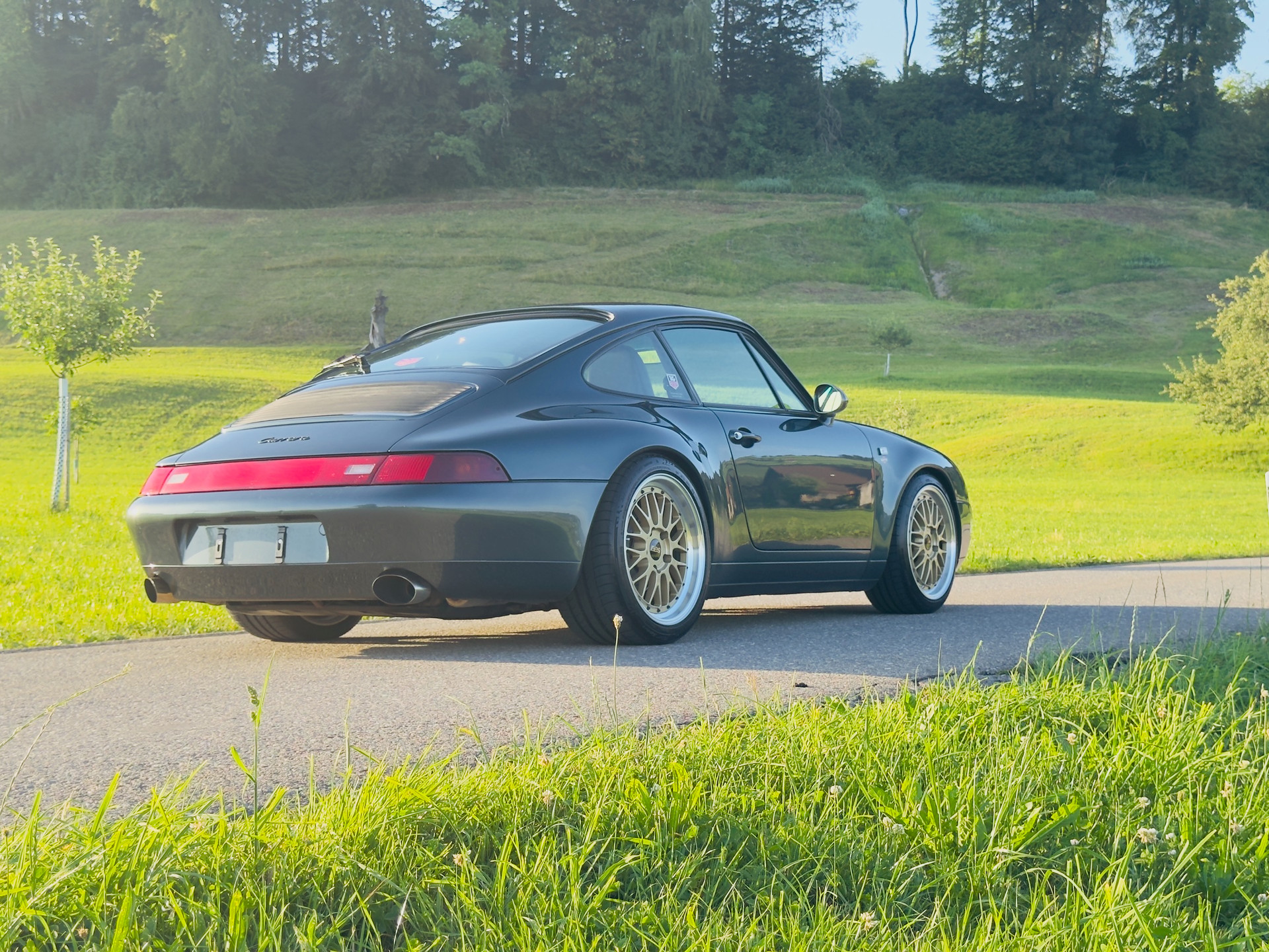 PORSCHE 911 Carrera 2-image-2