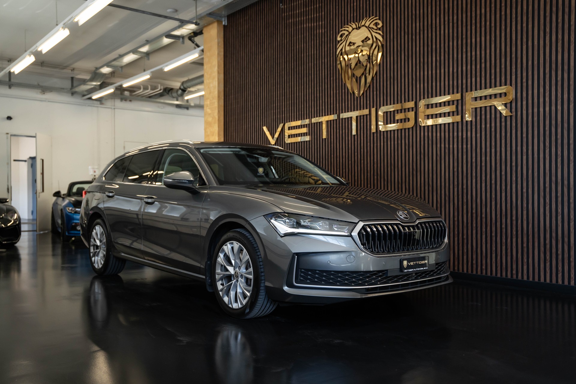 SKODA Superb Combi 2.0 TDi Selection 4x4 DSG-image-1