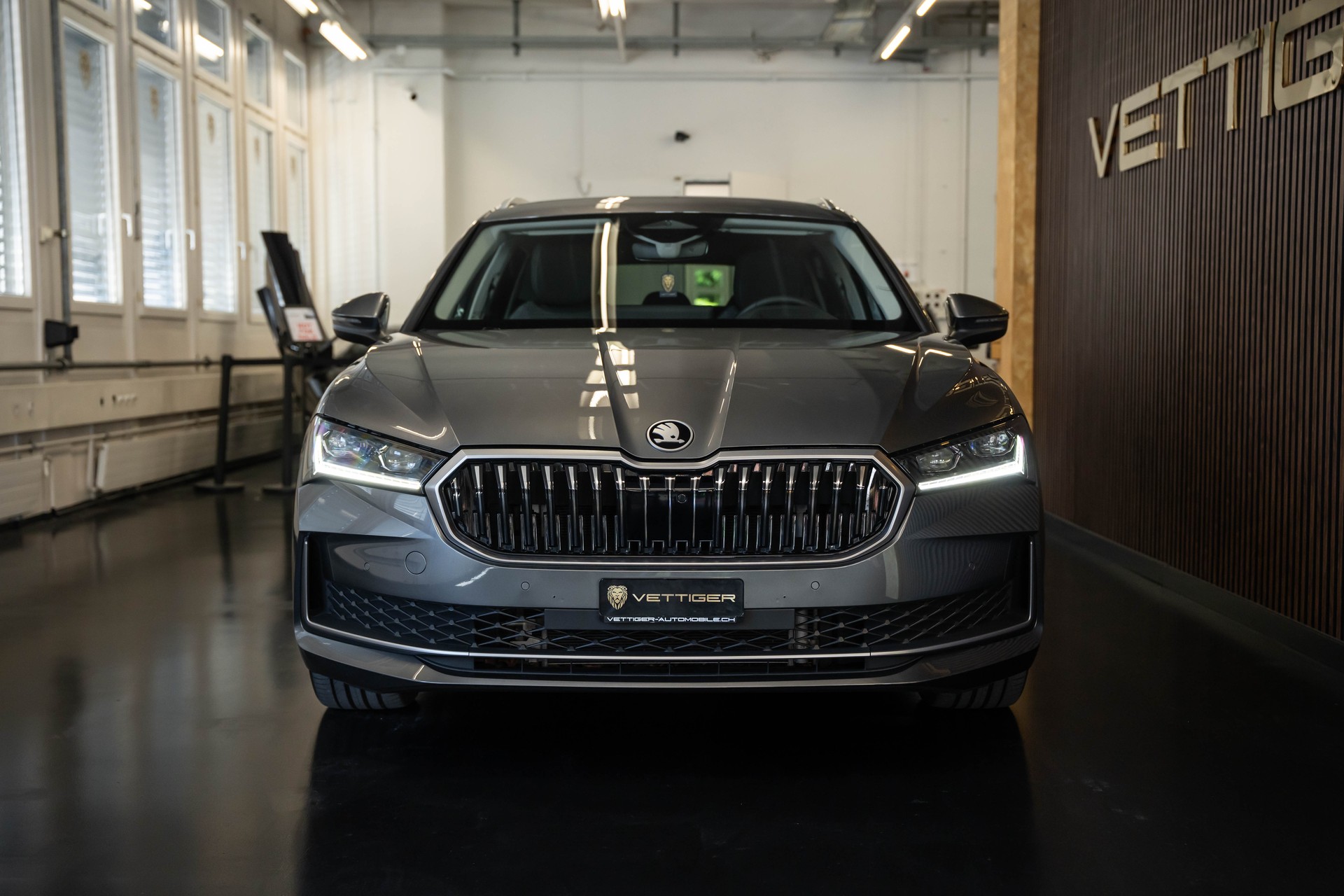 SKODA Superb Combi 2.0 TDi Selection 4x4 DSG-image-2