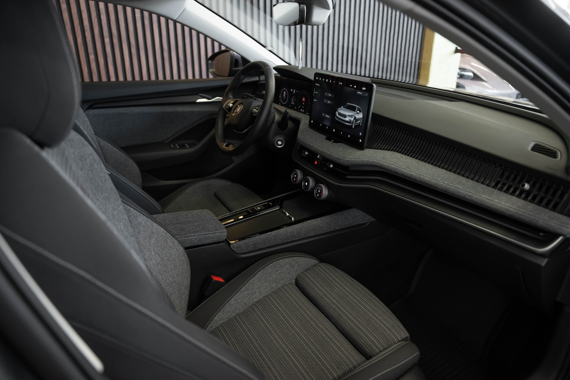 SKODA Superb Combi 2.0 TDi Selection 4x4 DSG-image-15