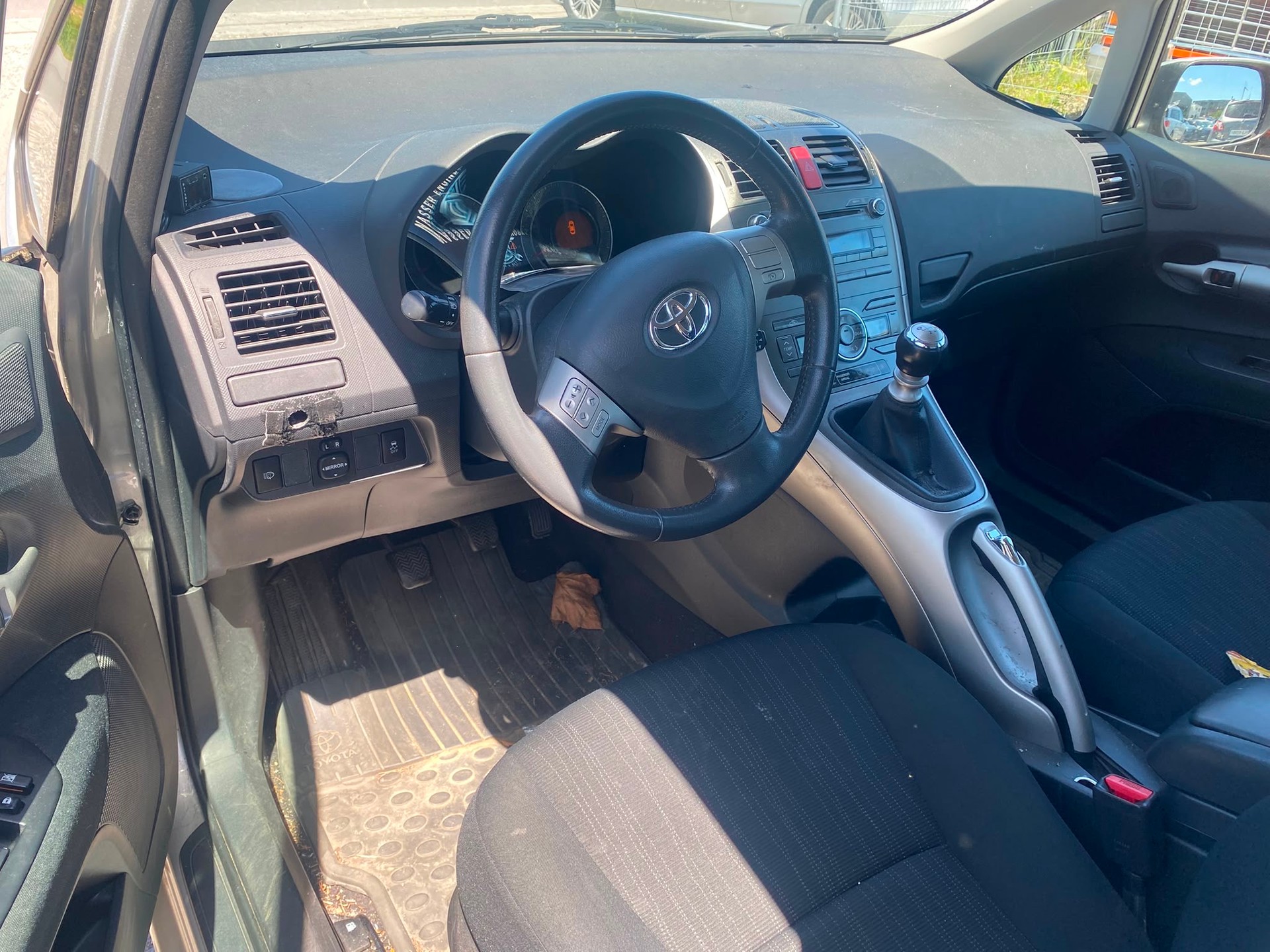 TOYOTA Auris 2.0 D-4D Linea Sol-image-7