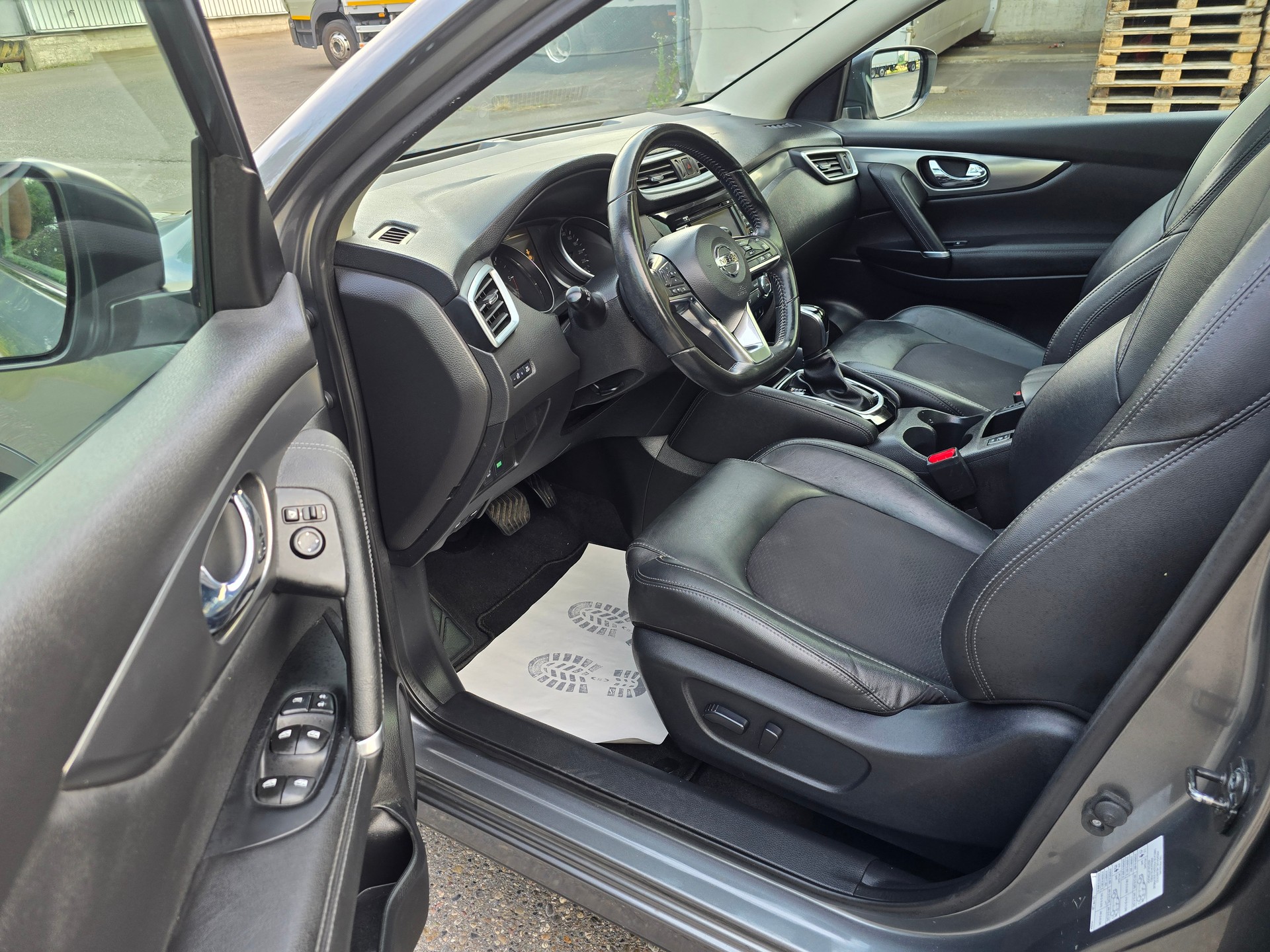 NISSAN Qashqai 1.6 dCi tekna+ Xtronic CVT-image-13