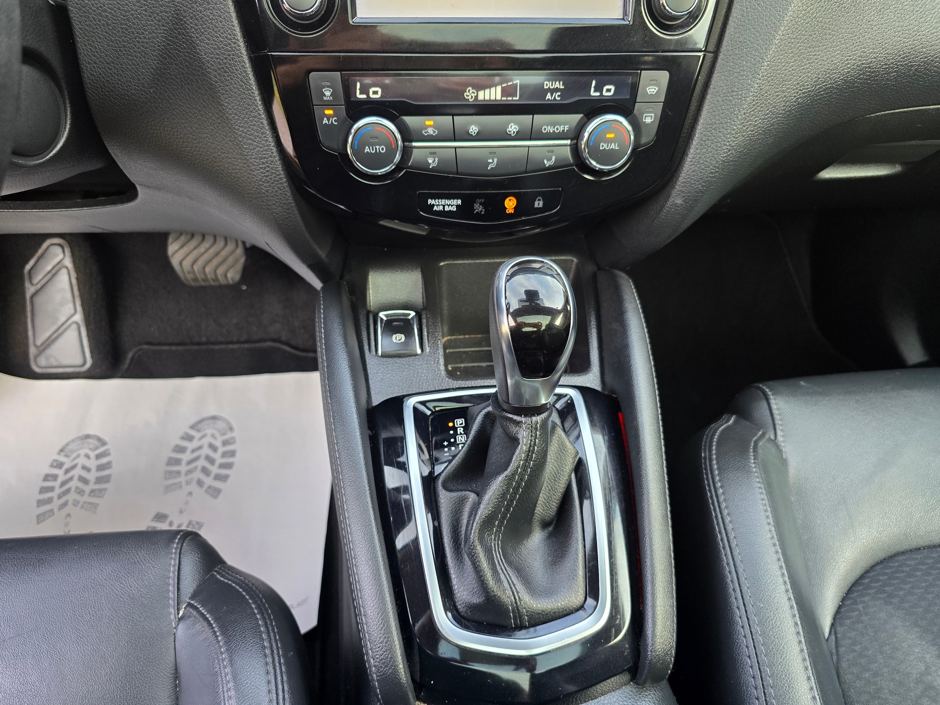 NISSAN Qashqai 1.6 dCi tekna+ Xtronic CVT-image-23