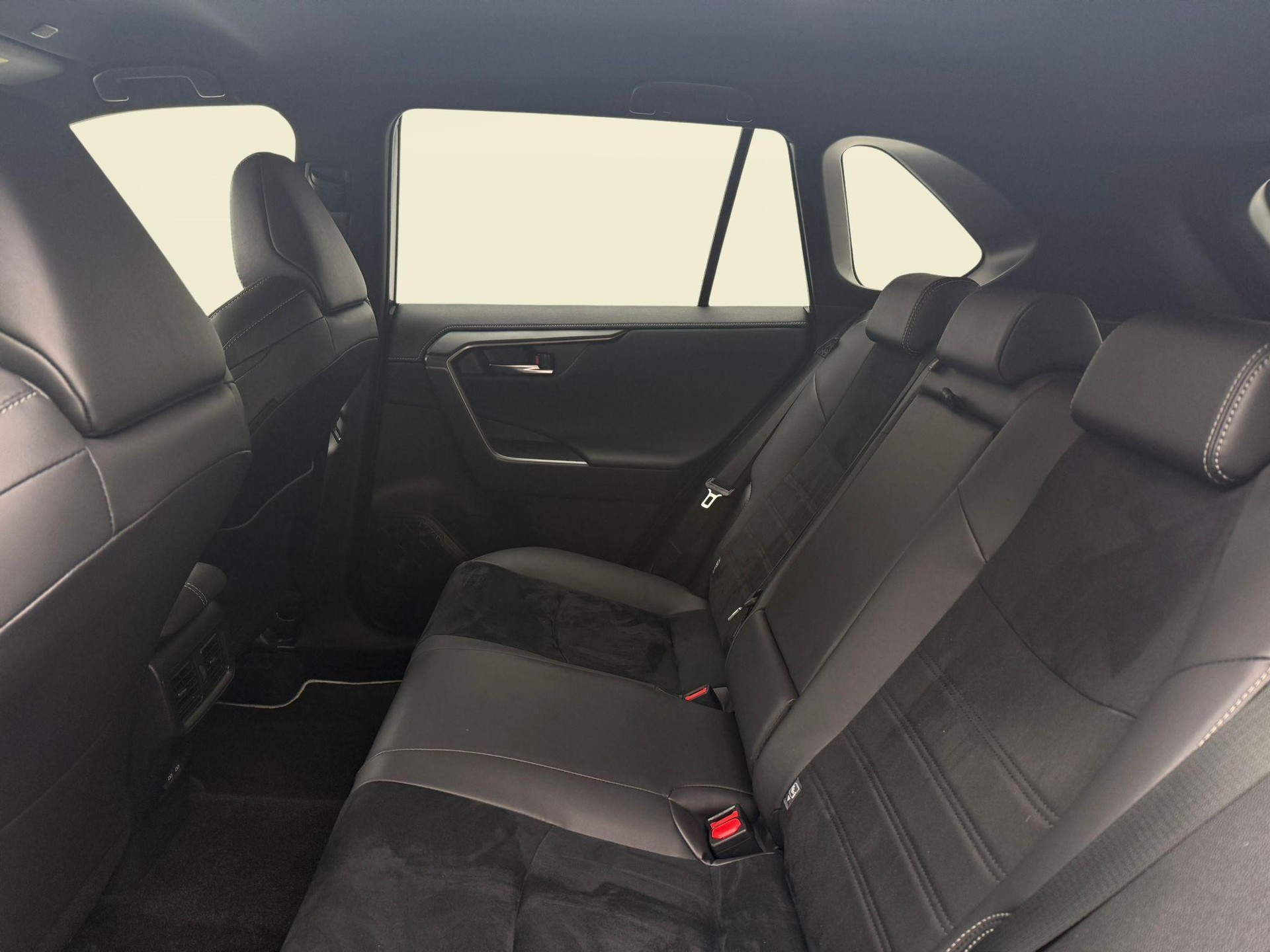 TOYOTA RAV4 2.5 HEV GR Sport-image-10