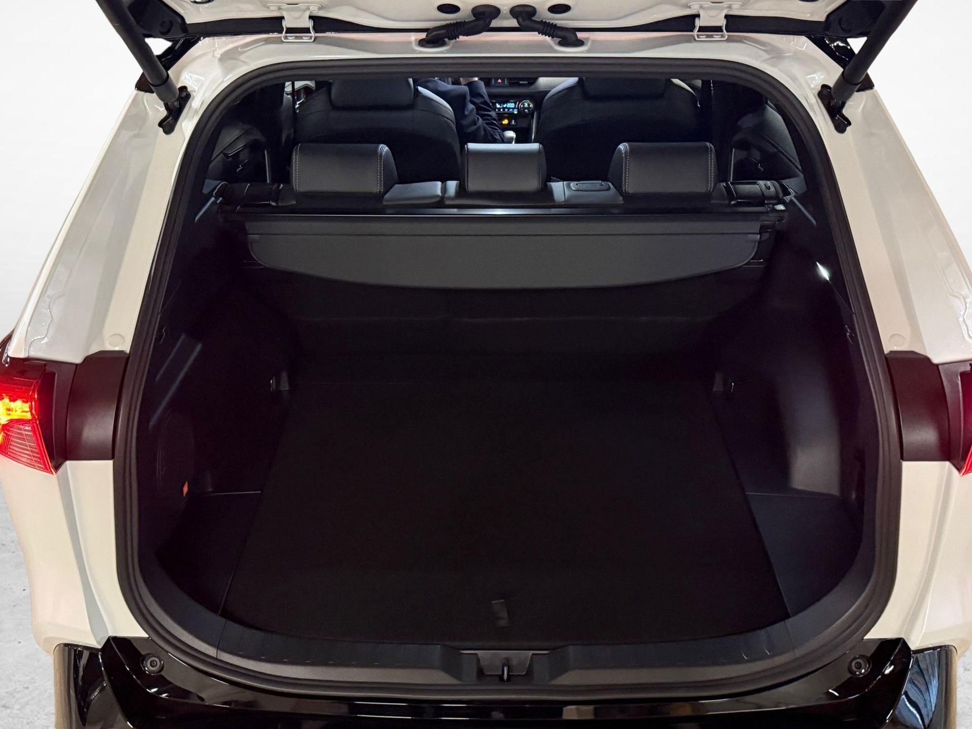 TOYOTA RAV4 2.5 HEV GR Sport-image-11