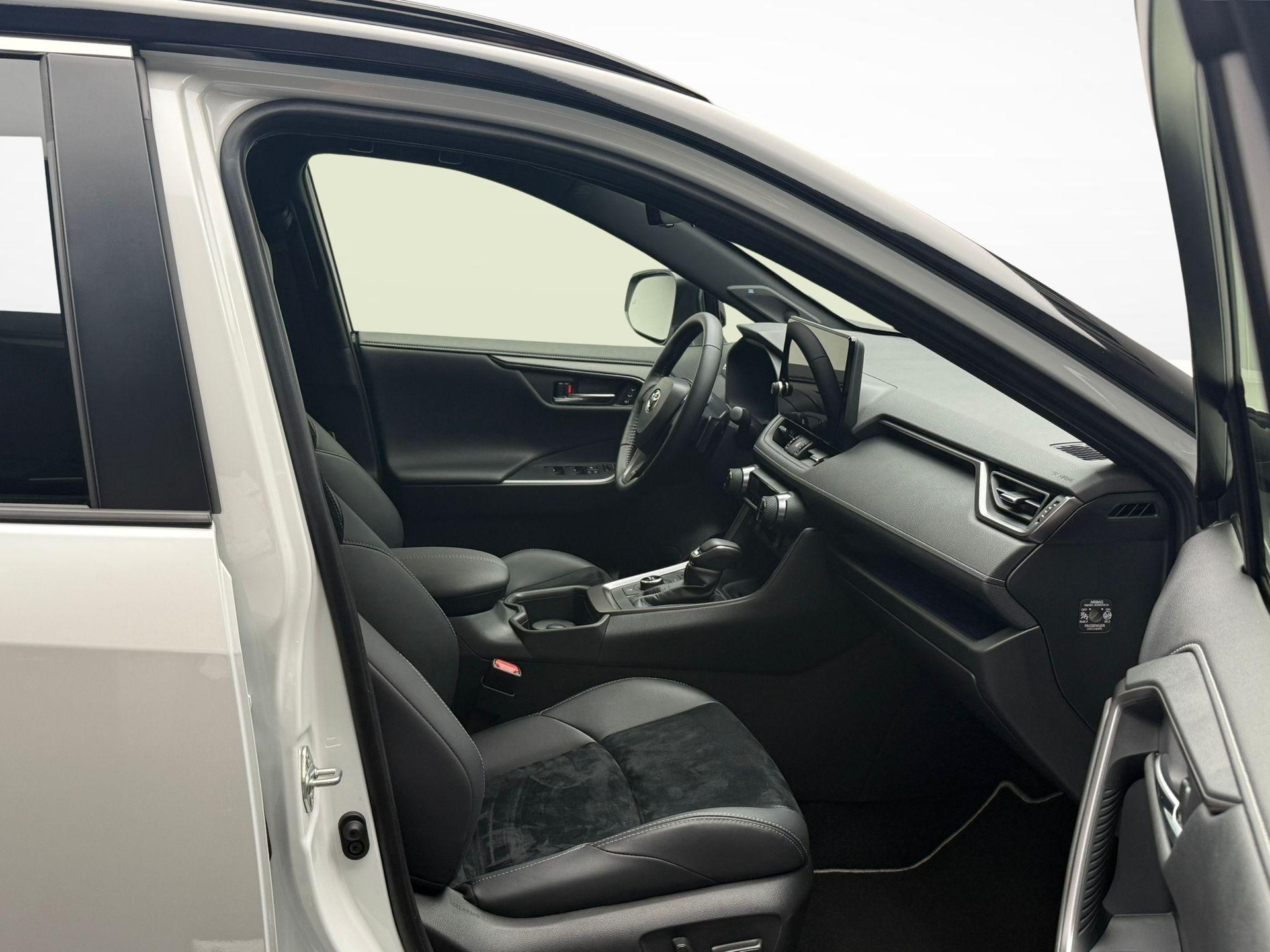 TOYOTA RAV4 2.5 HEV GR Sport-image-9