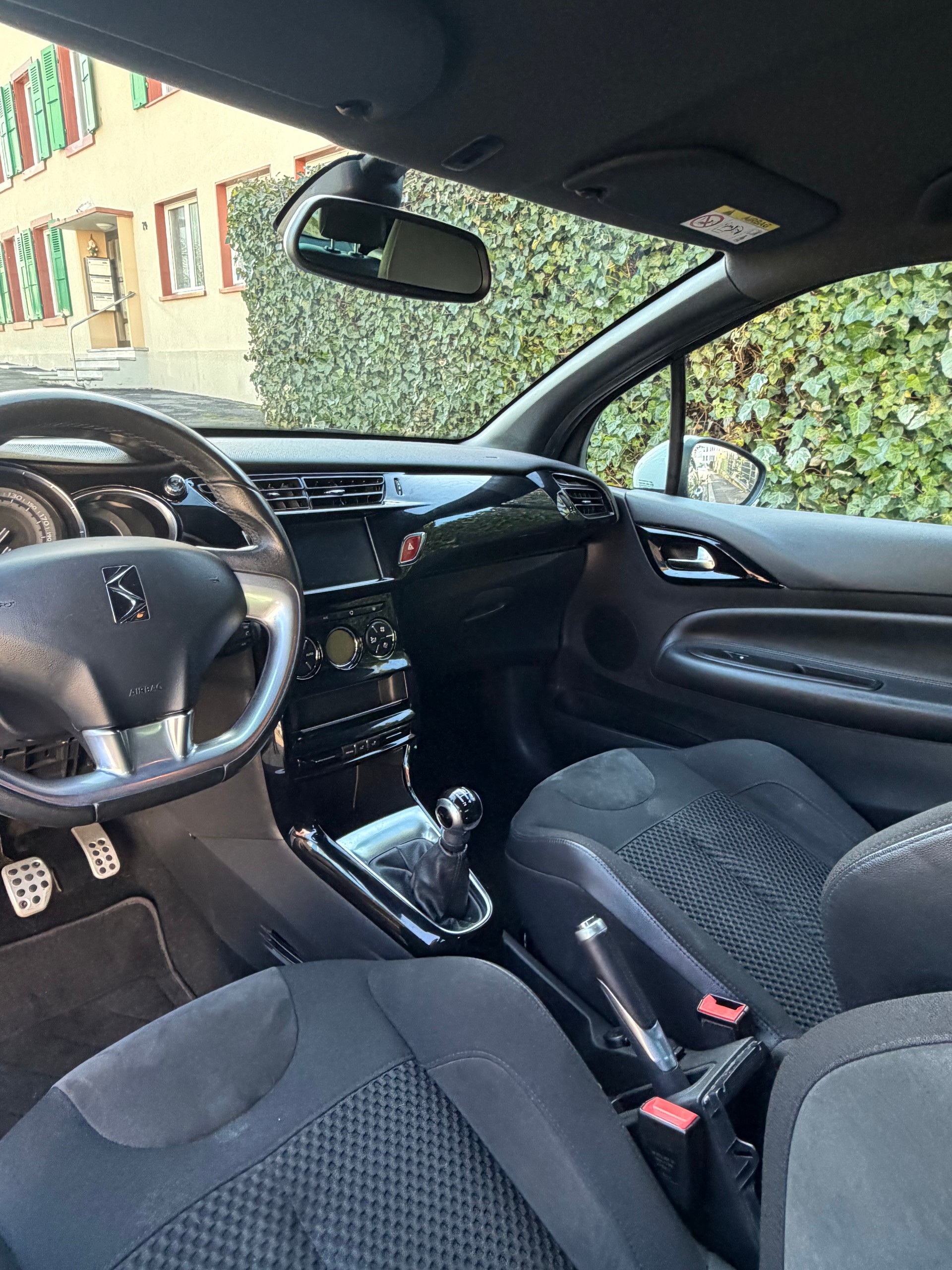 DS AUTOMOBILES DS3 1.2 Pure Tech Eye Tech-image-2