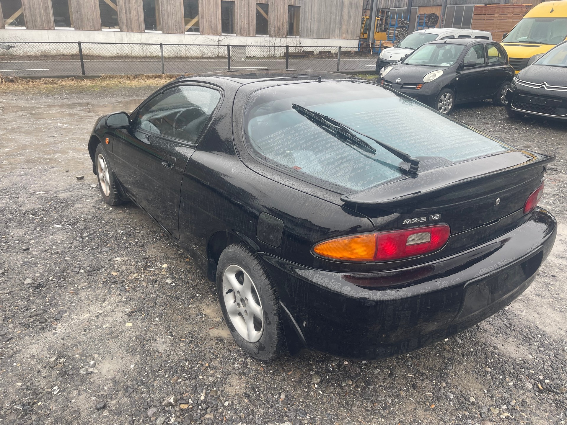 MAZDA MX-3 1.8i-24-image-2