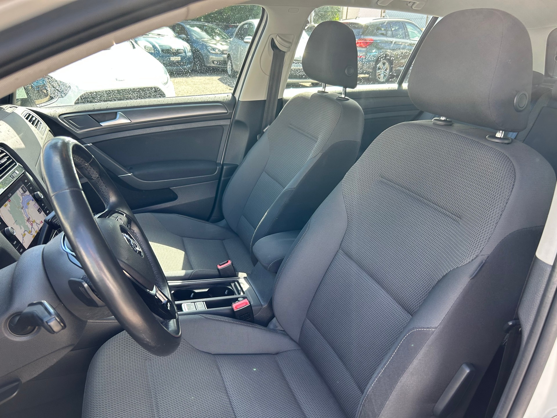 VW Golf 1.4 TSI Comfortline Swiss Line Limited DSG-image-11