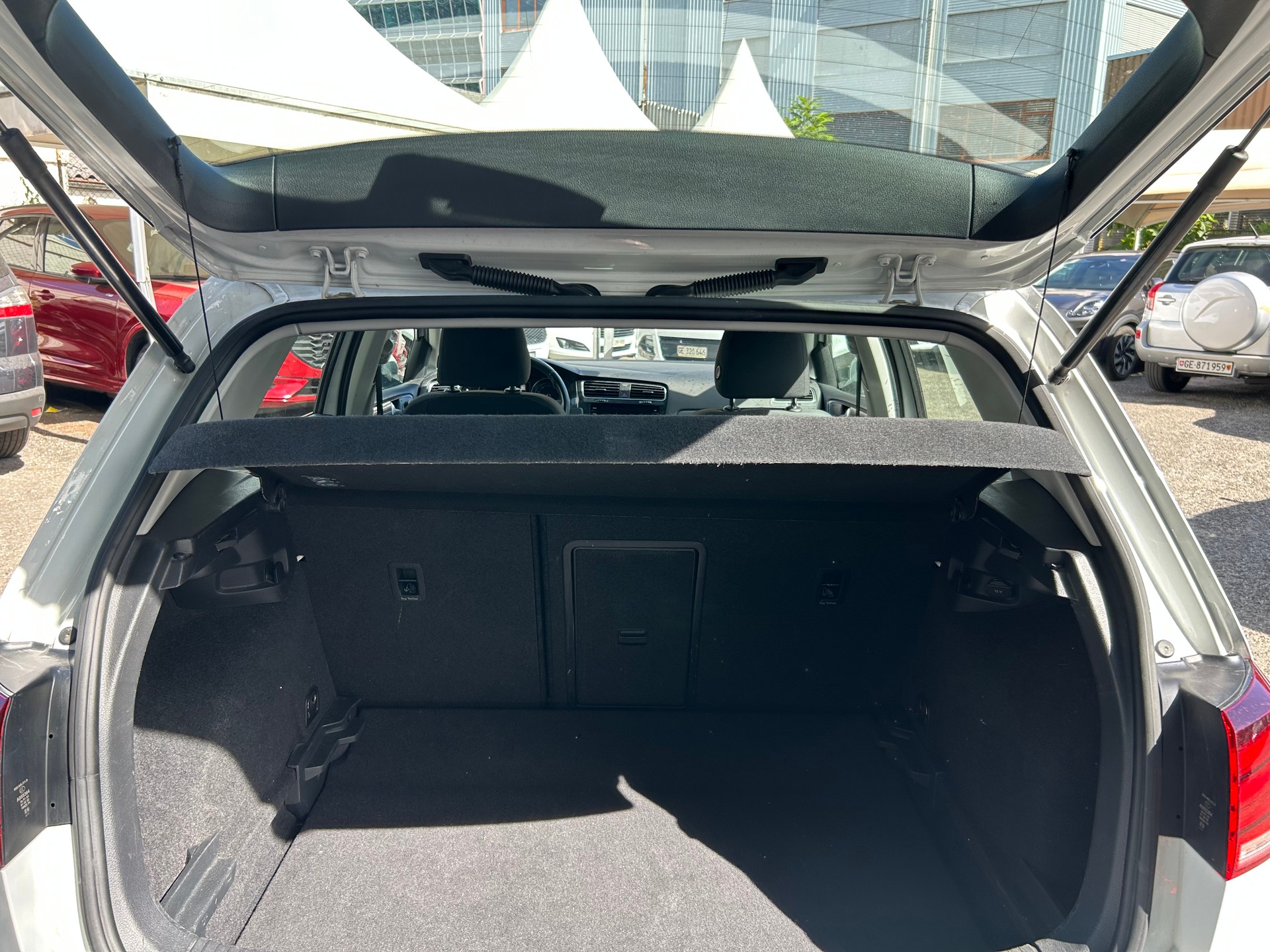 VW Golf 1.4 TSI Comfortline Swiss Line Limited DSG-image-8