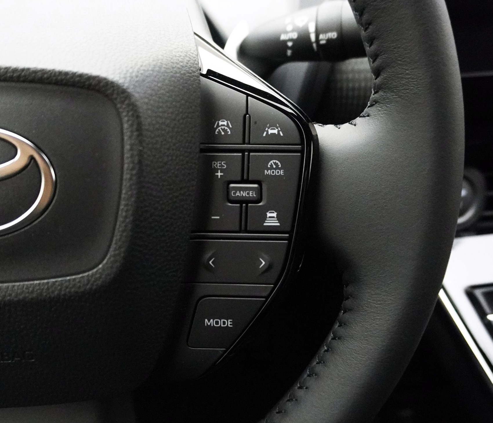 TOYOTA bZ4X Premium 11 KW AWD ** 360° Kamera **-image-14