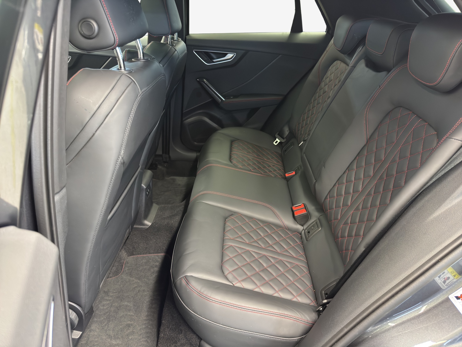 AUDI Q2 40 TFSI S line Attraction S line competition-image-11