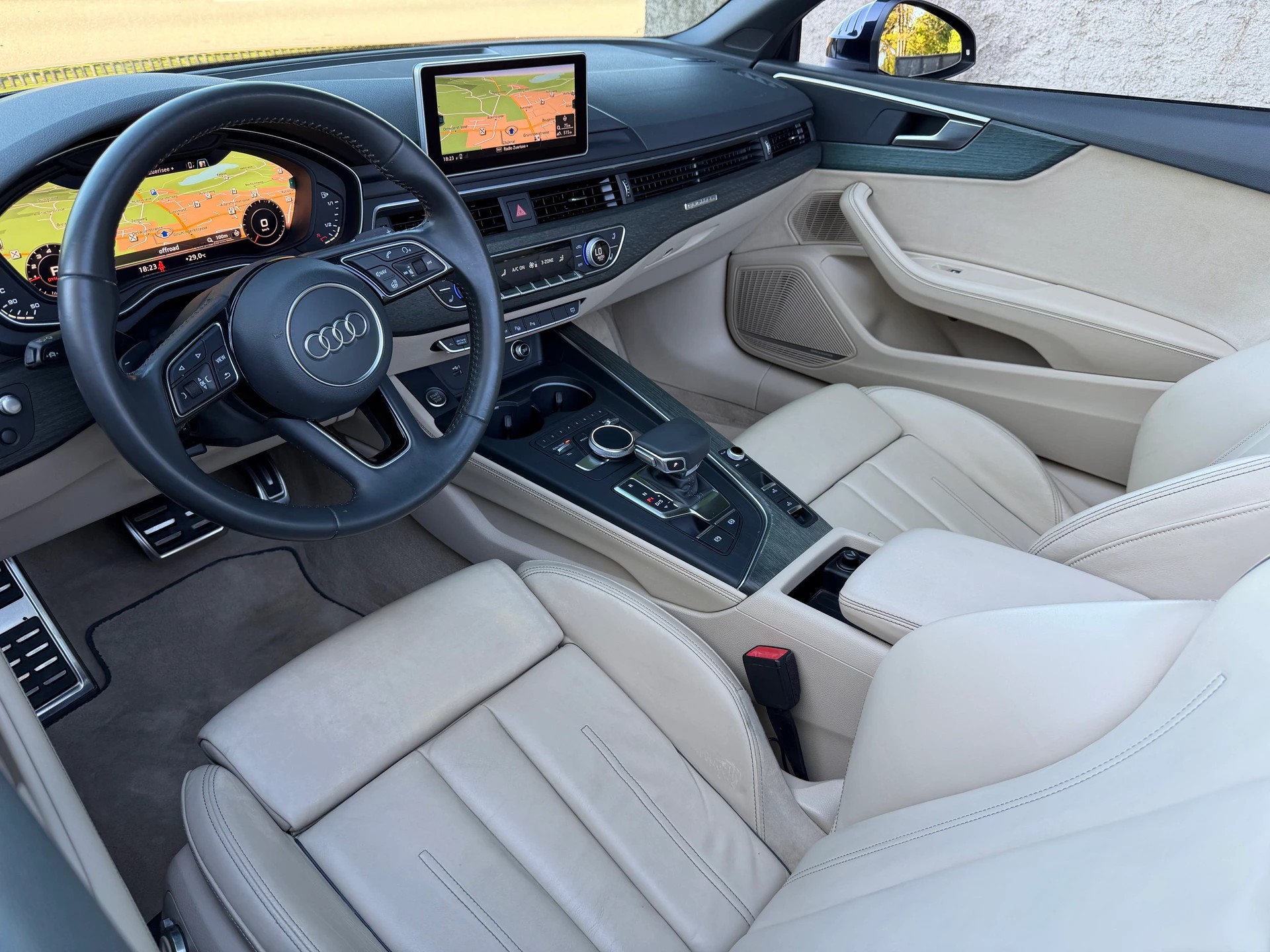 AUDI A5 Cabriolet 2.0 TFSI Design quattro S-tronic / Sonderausstattung über 23K / Ab MFK / Service gepflegt / 36 Monate Garantie-image-8