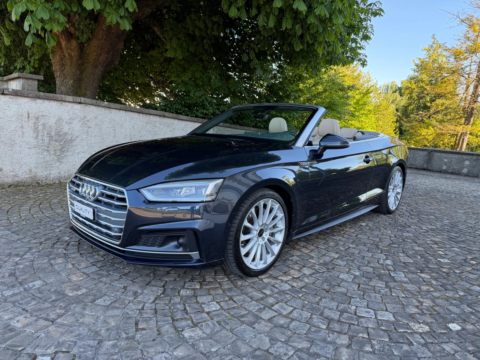 AUDI A5 Cabriolet 2.0 TFSI Design quattro S-tronic / Sonderausstattung über 23K / Ab MFK / Service gepflegt / 36 Monate Garantie-image-0