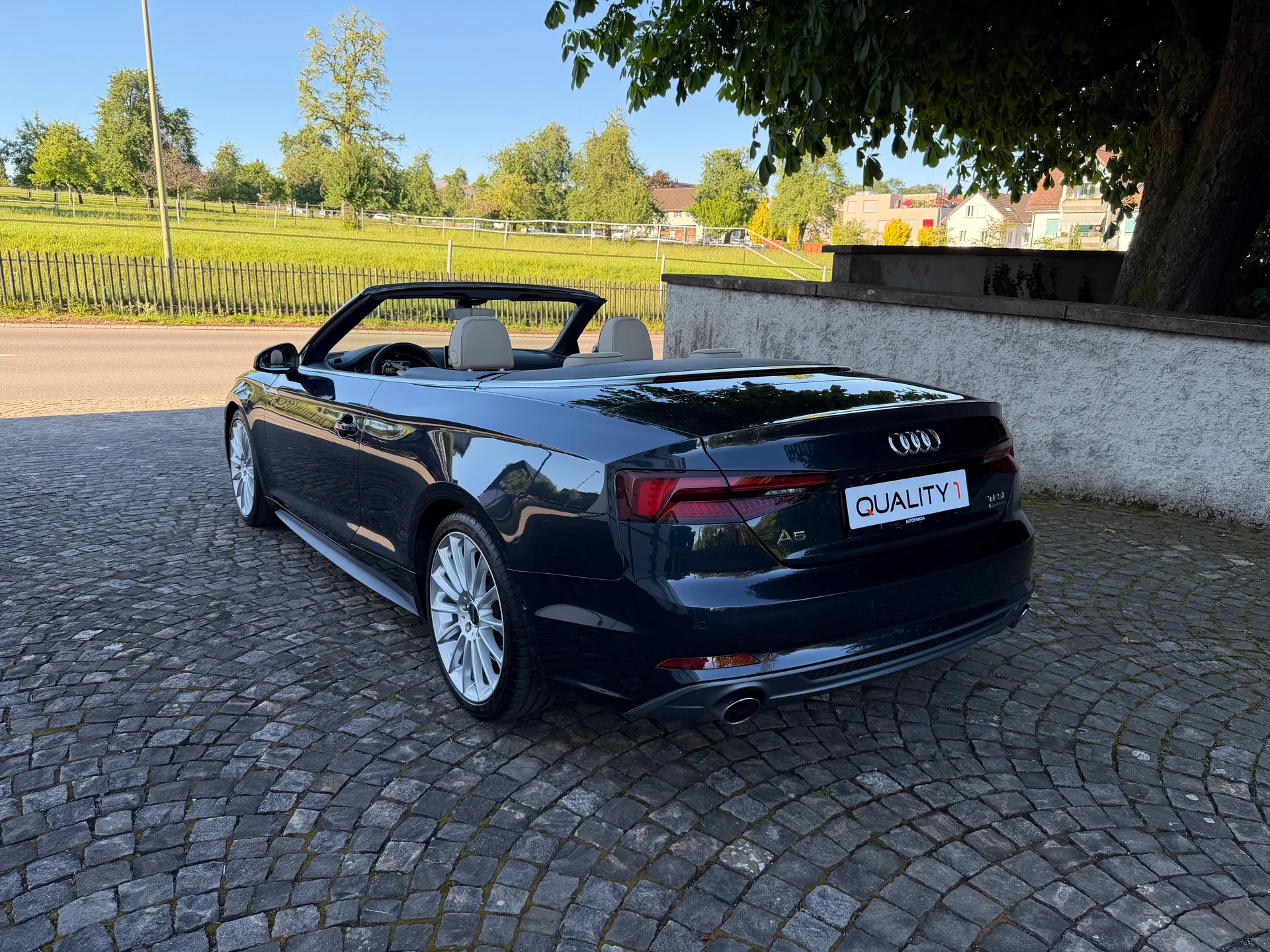 AUDI A5 Cabriolet 2.0 TFSI Design quattro S-tronic / Sonderausstattung über 23K / Ab MFK / Service gepflegt / 36 Monate Garantie-image-6