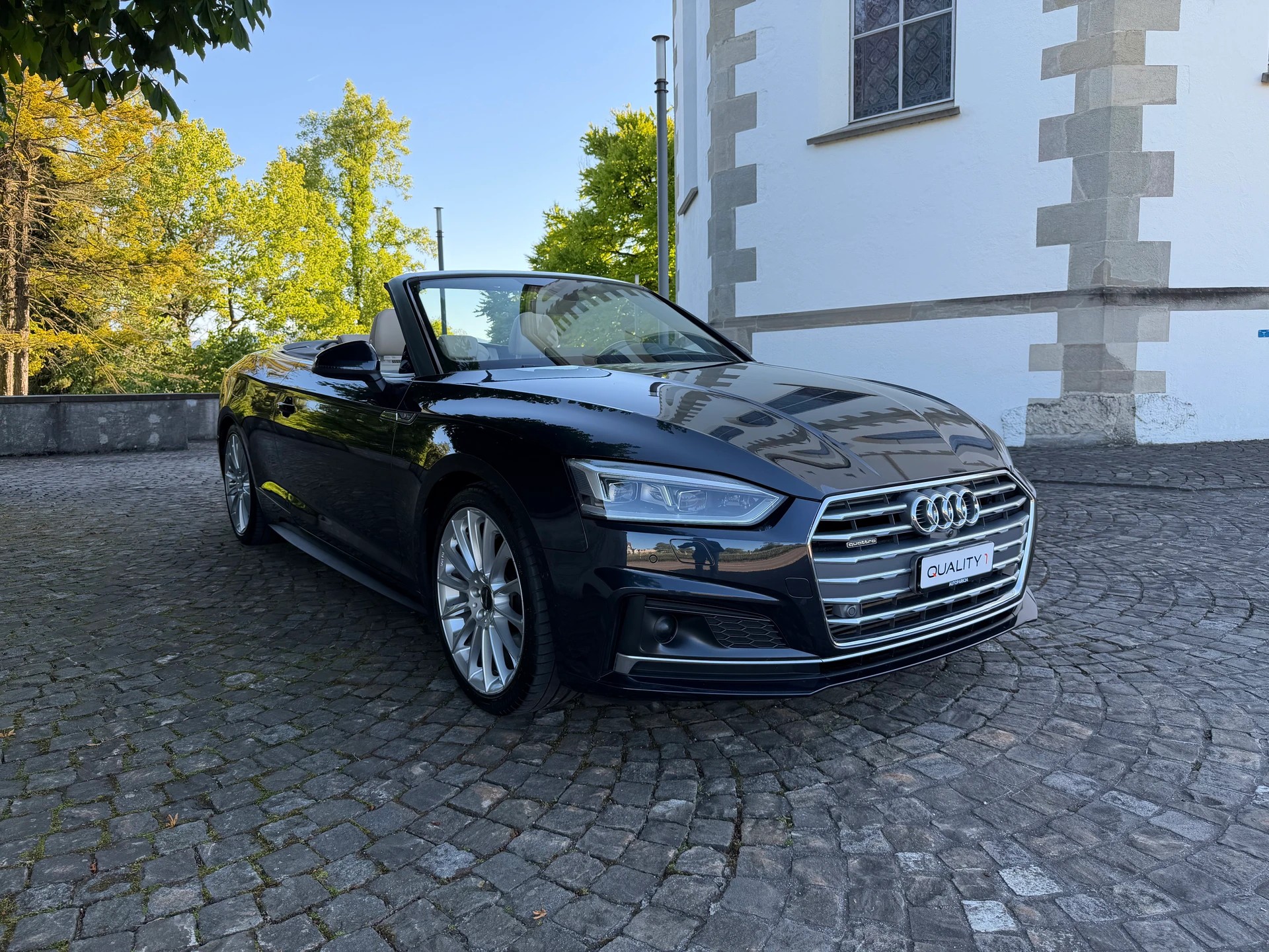 AUDI A5 Cabriolet 2.0 TFSI Design quattro S-tronic / Sonderausstattung über 23K / Ab MFK / Service gepflegt / 36 Monate Garantie-image-2