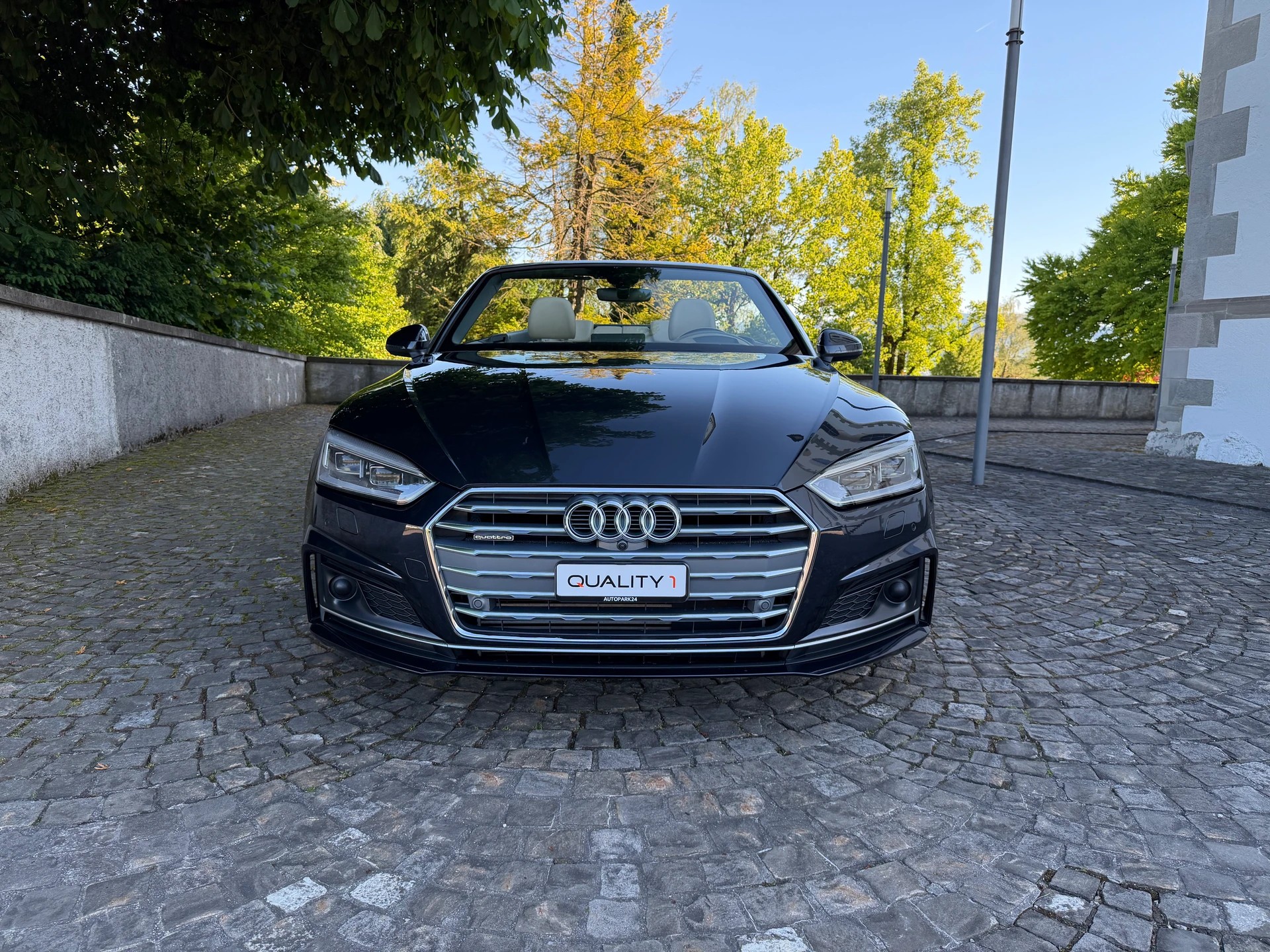 AUDI A5 Cabriolet 2.0 TFSI Design quattro S-tronic / Sonderausstattung über 23K / Ab MFK / Service gepflegt / 36 Monate Garantie-image-1