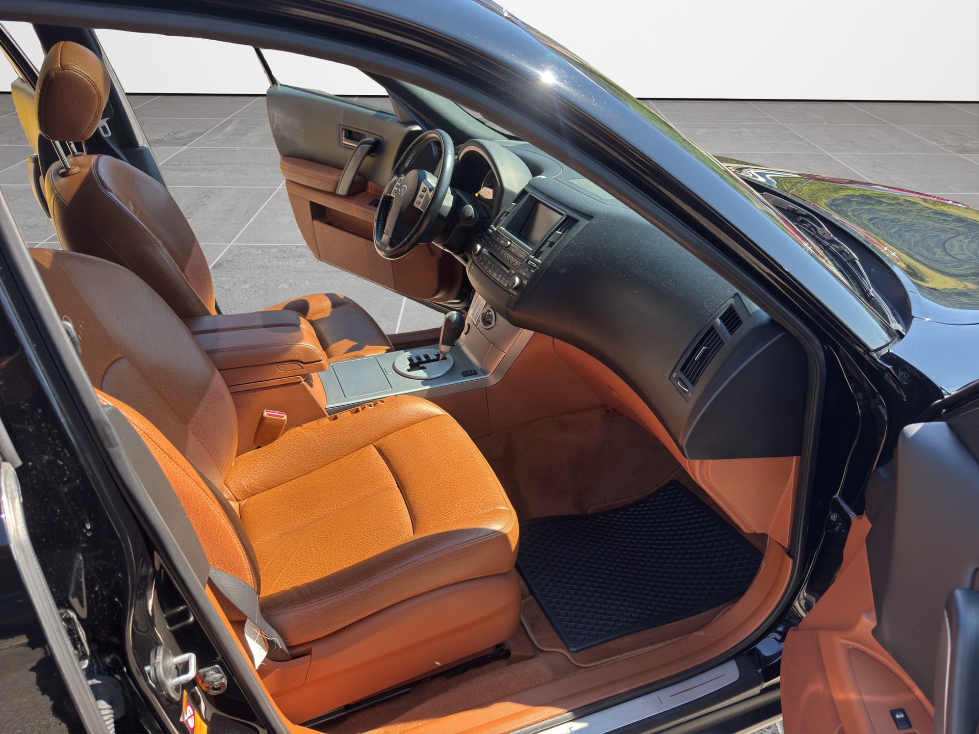 INFINITI FX35-image-9