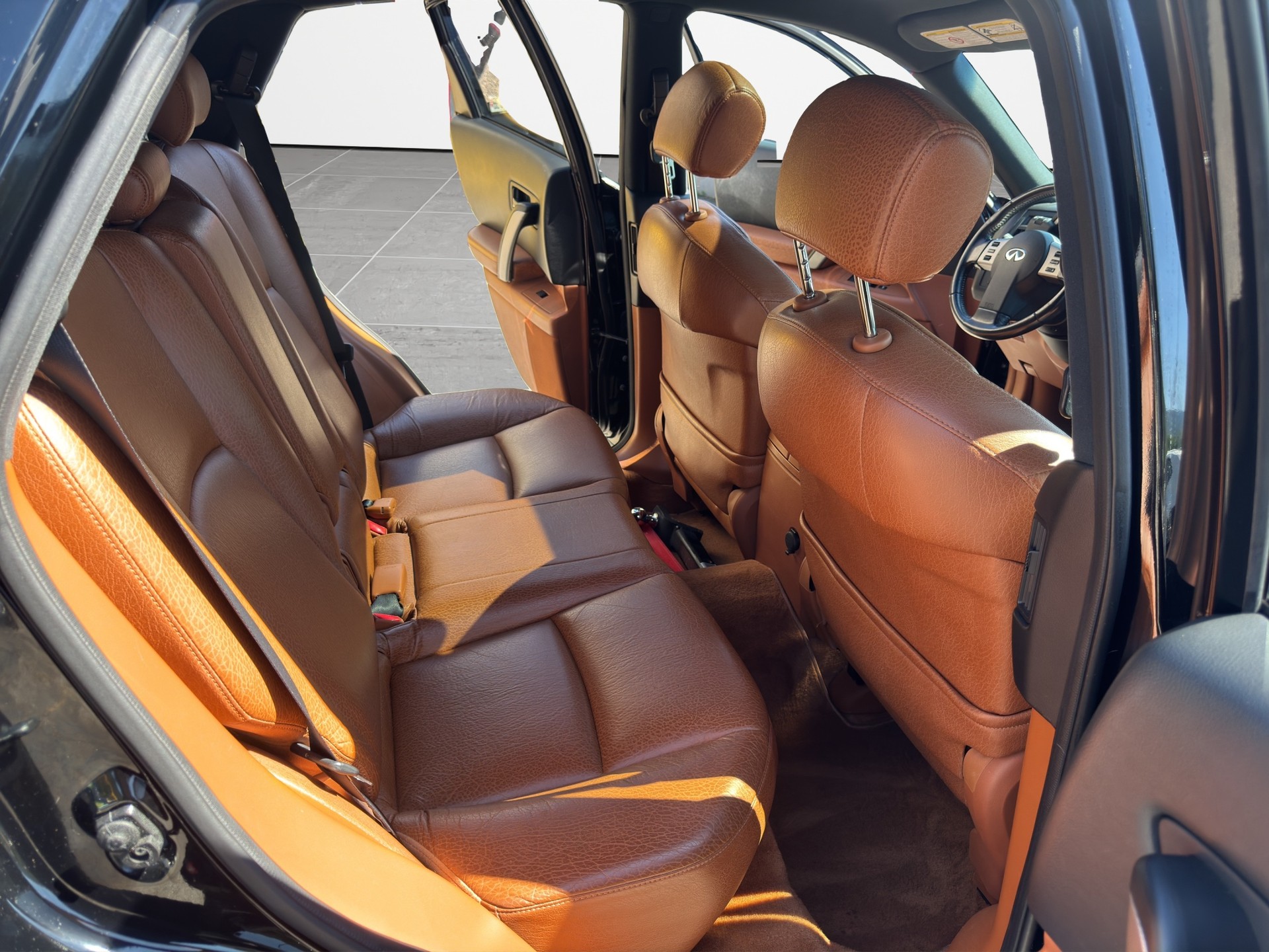 INFINITI FX35-image-11