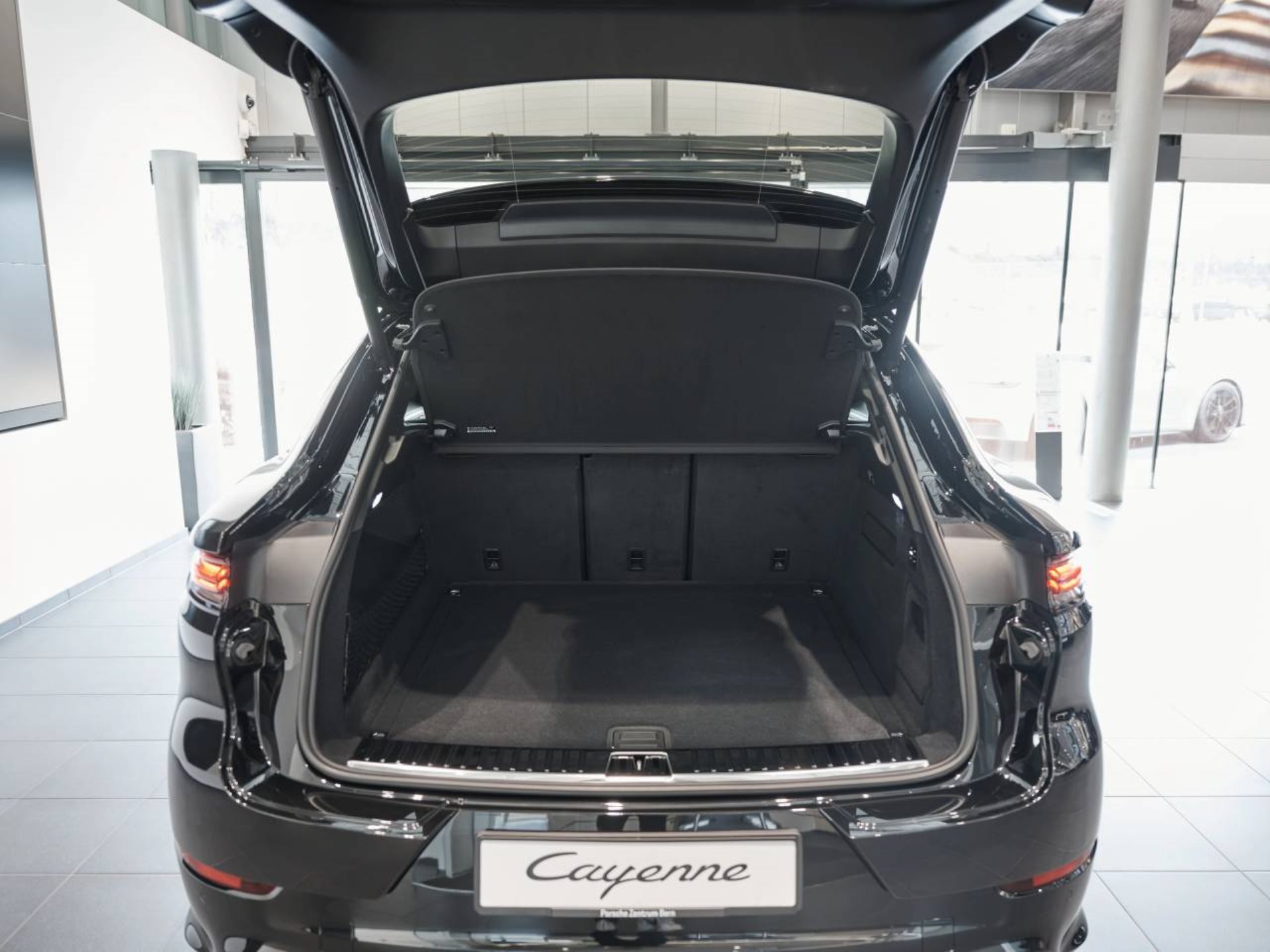 PORSCHE Cayenne Coupé Black Edition-image-11