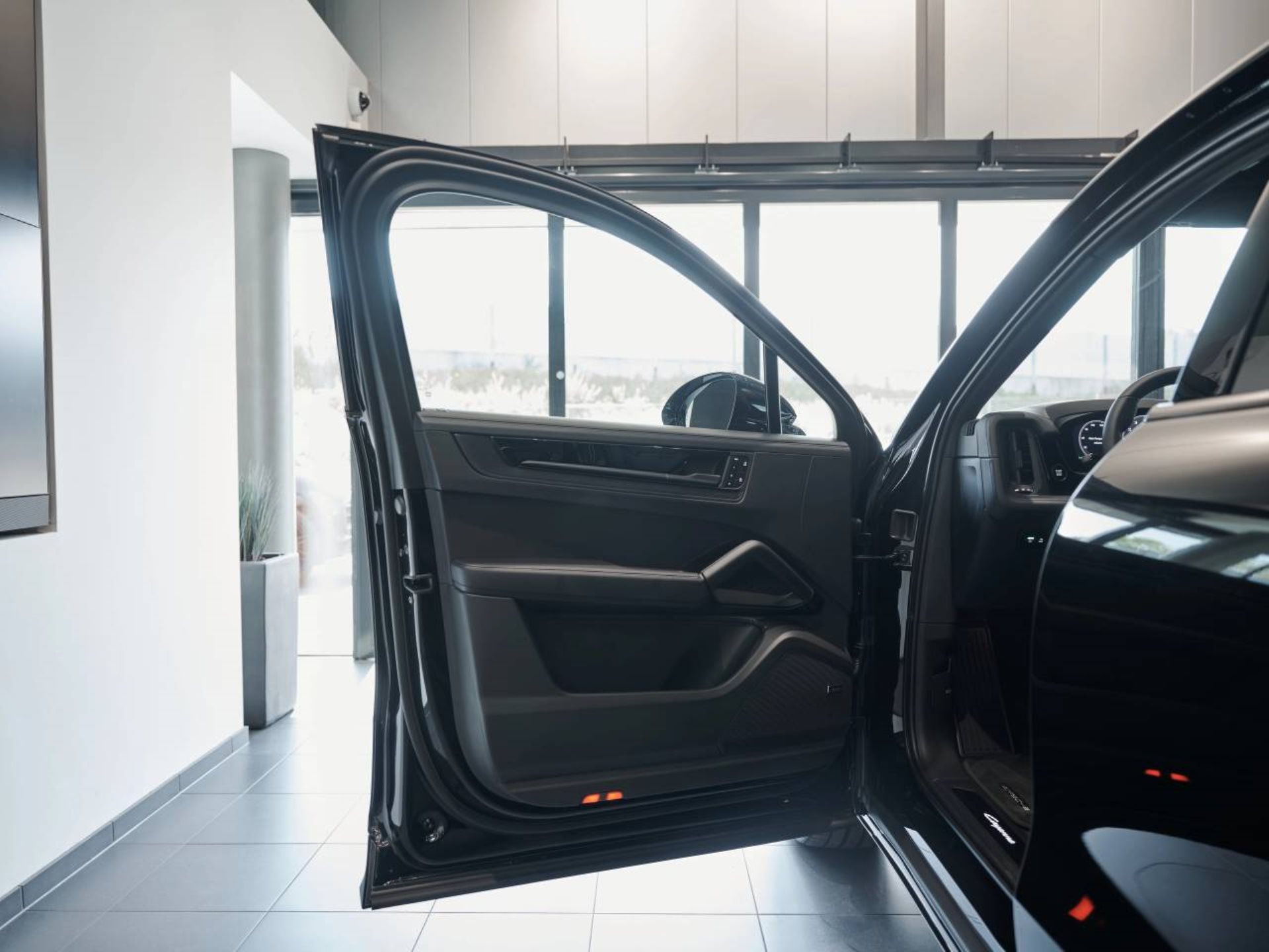 PORSCHE Cayenne Coupé Black Edition-image-19