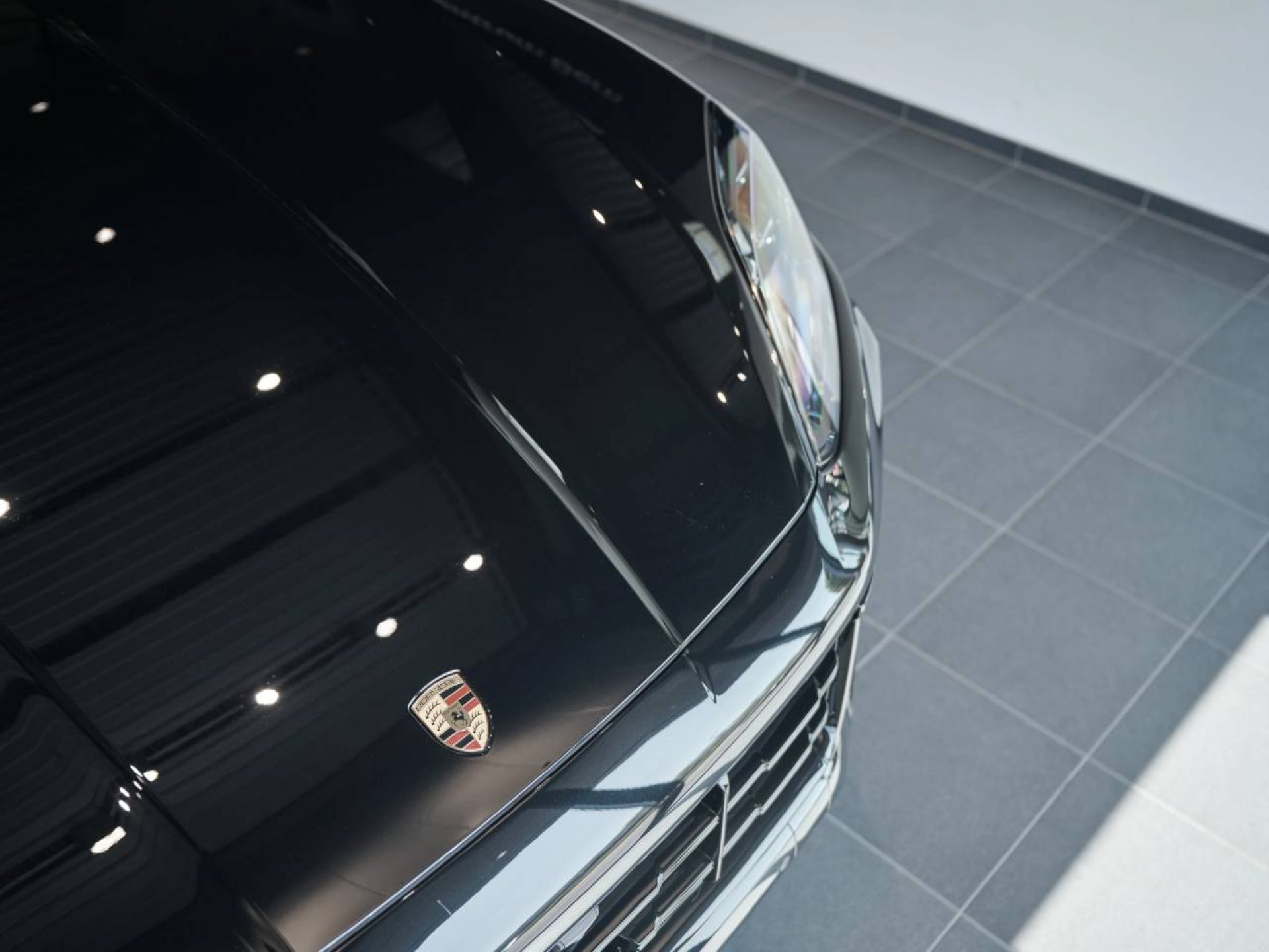 PORSCHE Cayenne Coupé Black Edition-image-24