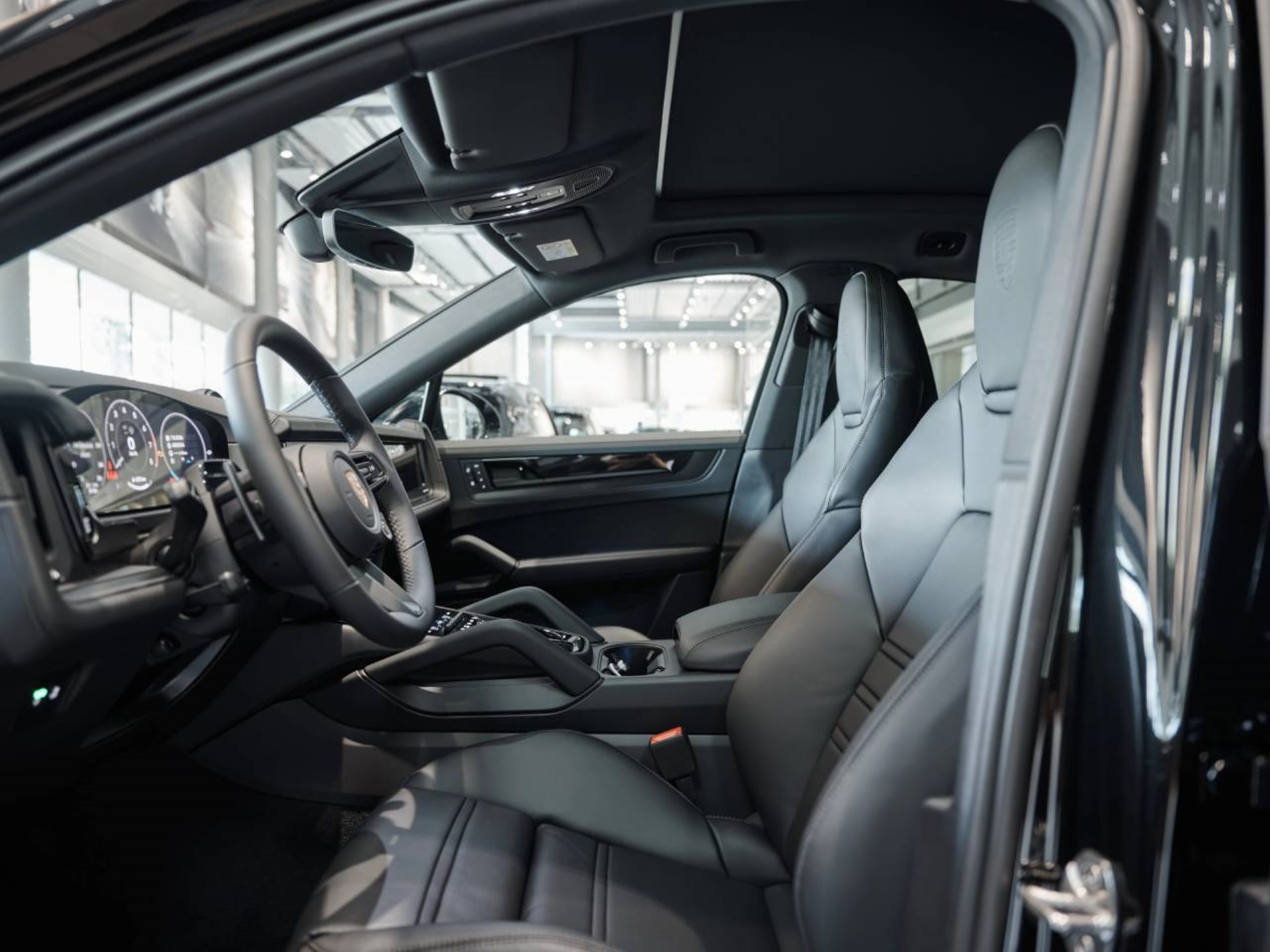 PORSCHE Cayenne Coupé Black Edition-image-3