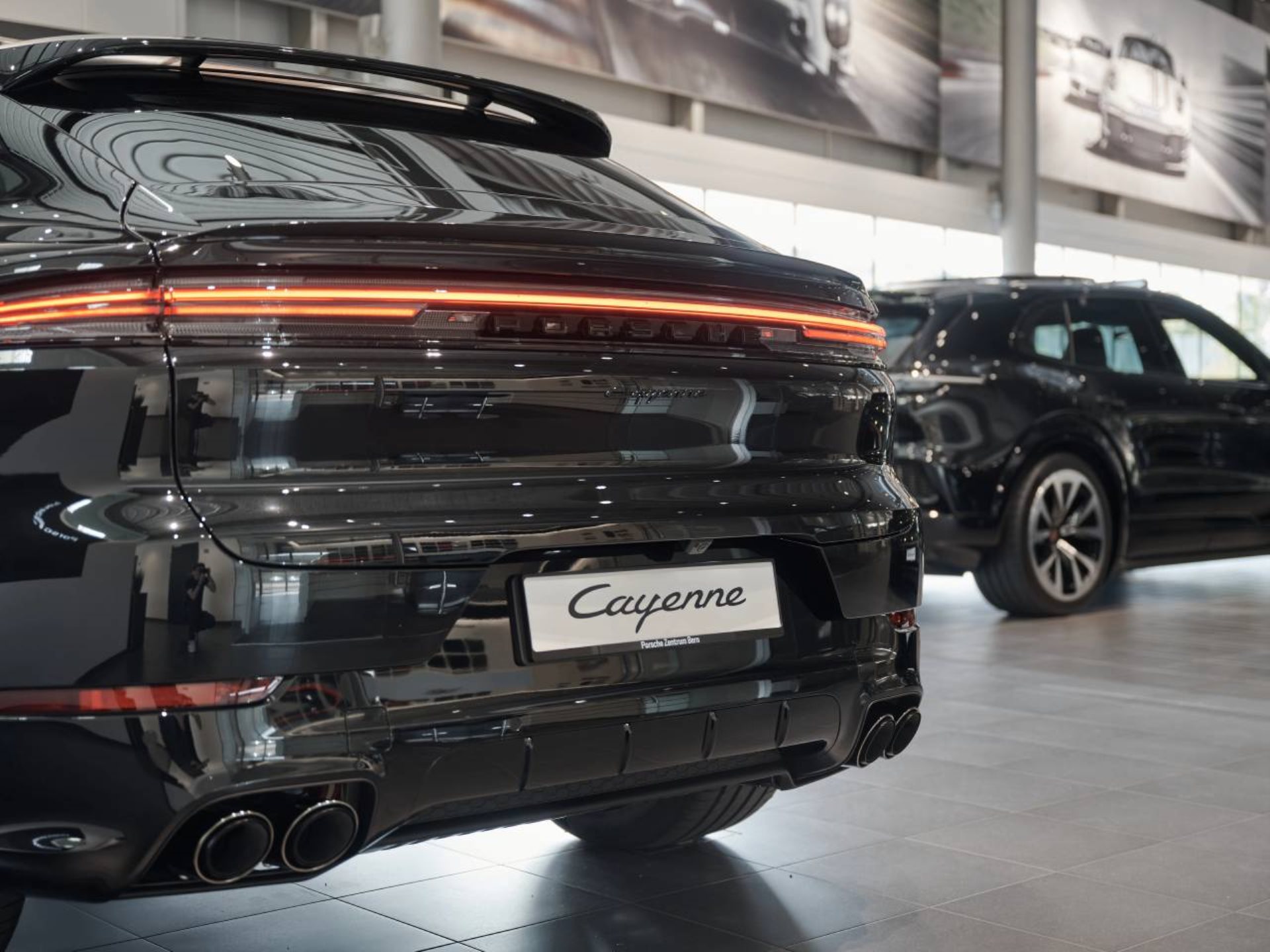 PORSCHE Cayenne Coupé Black Edition-image-26