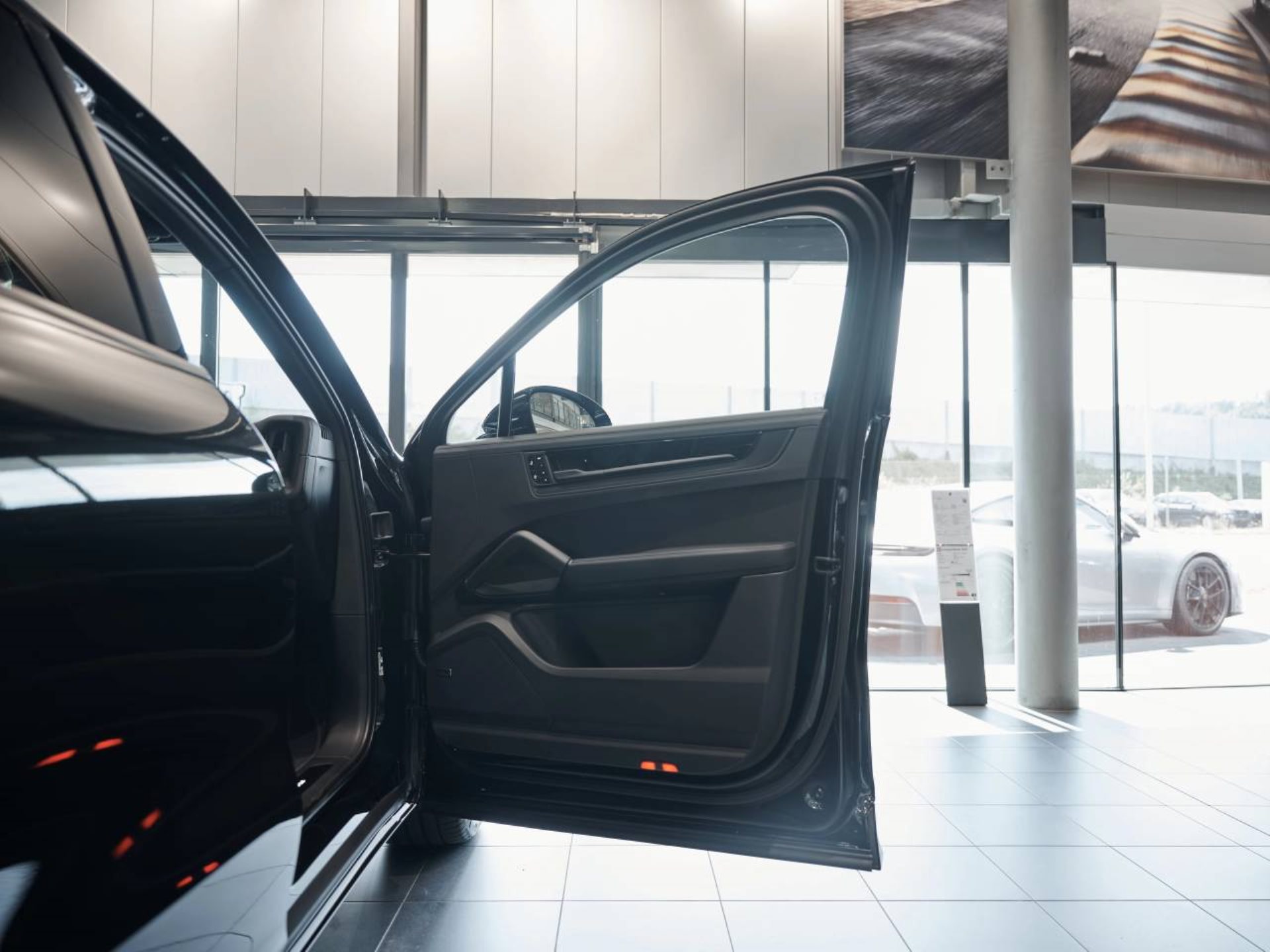 PORSCHE Cayenne Coupé Black Edition-image-21