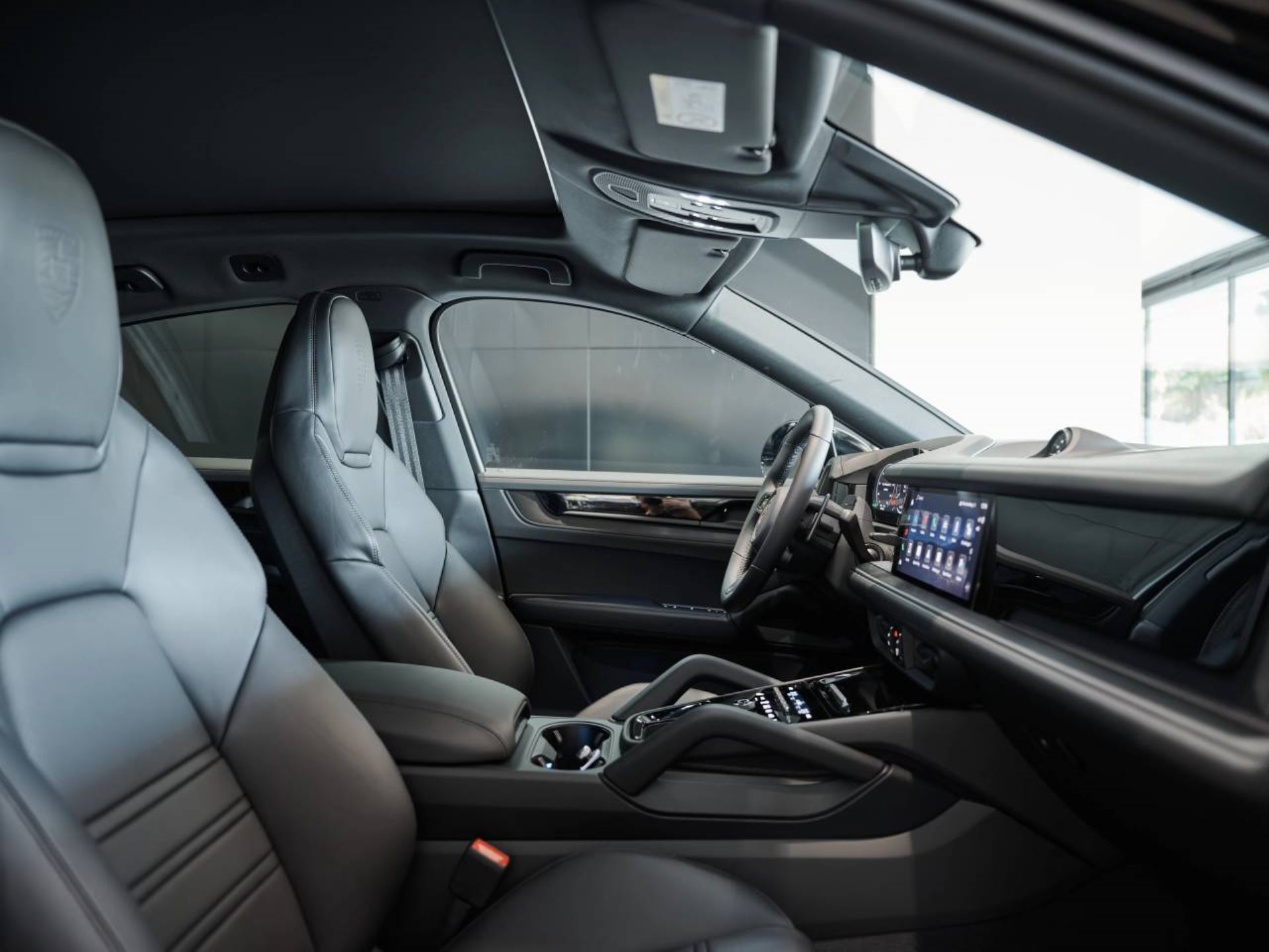 PORSCHE Cayenne Coupé Black Edition-image-17