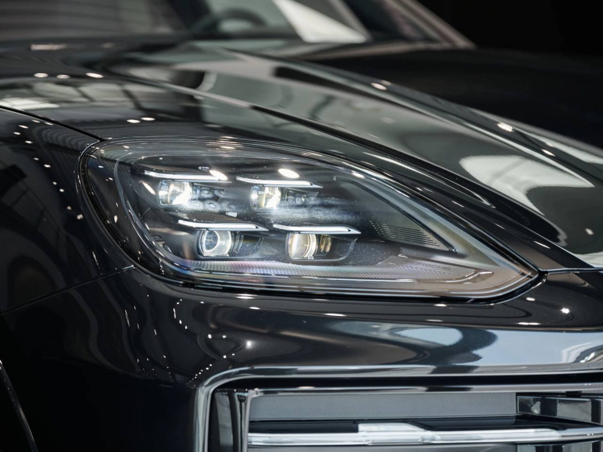 PORSCHE Cayenne Coupé Black Edition-image-23