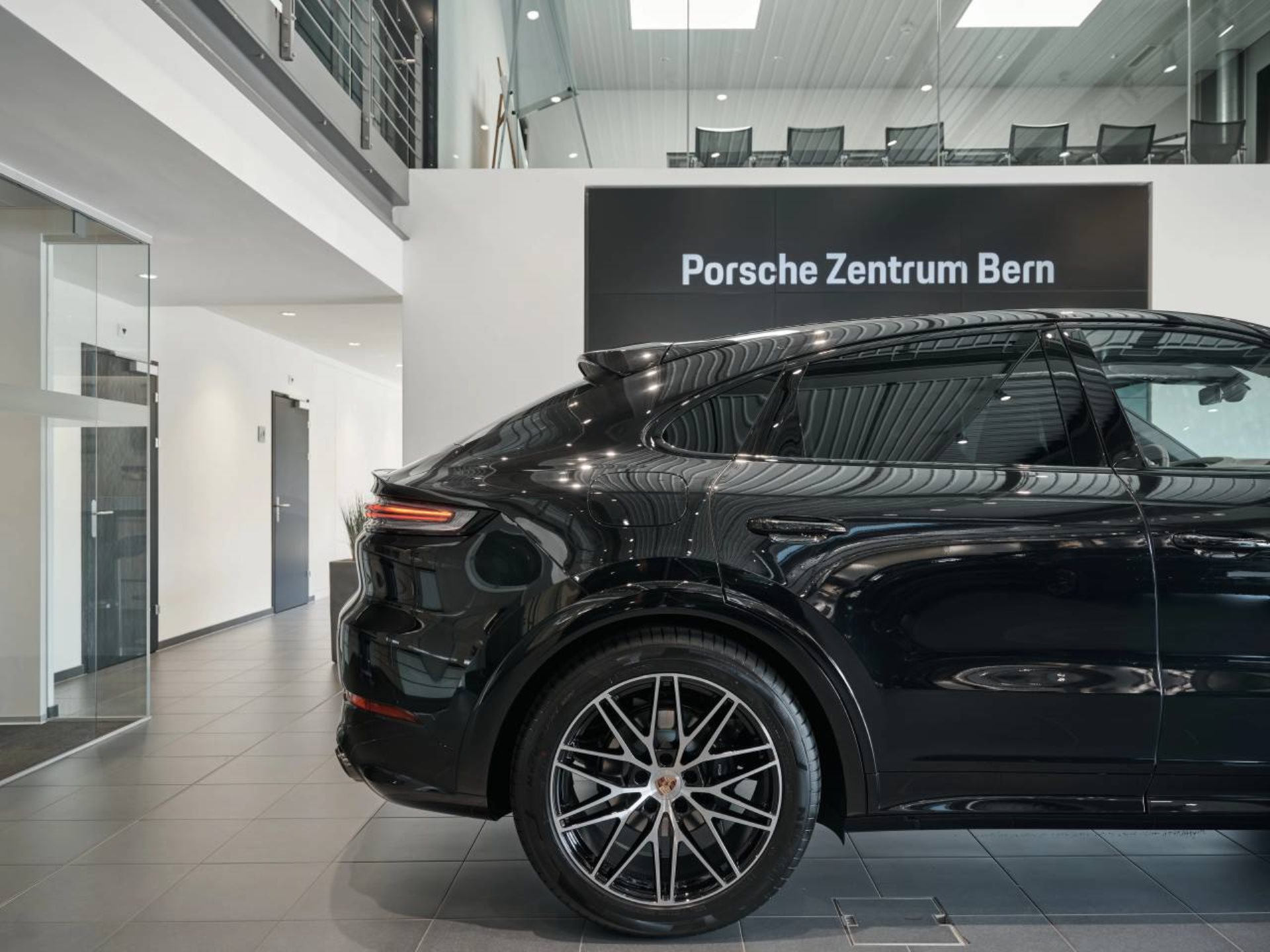 PORSCHE Cayenne Coupé Black Edition-image-9