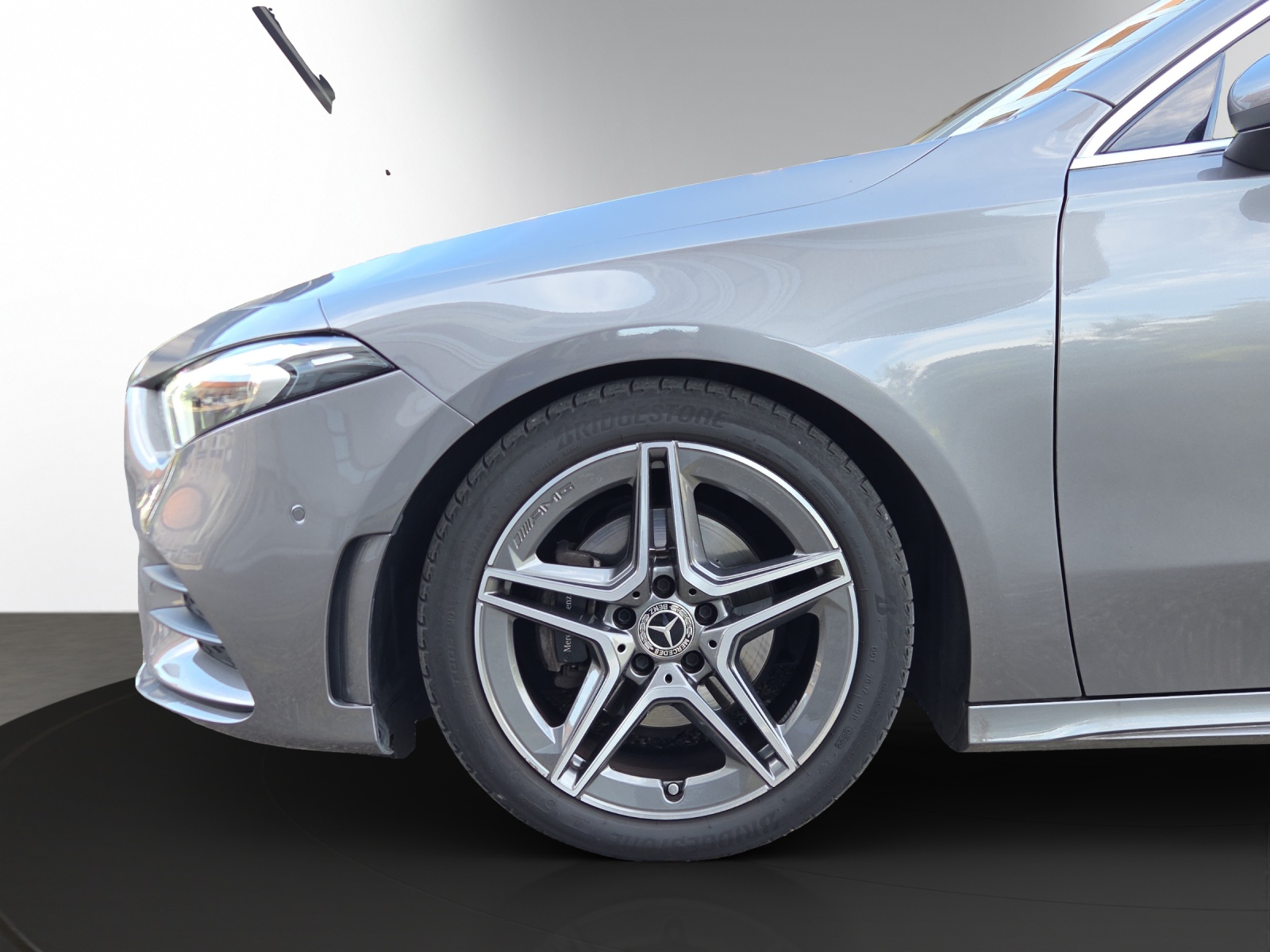 MERCEDES-BENZ A 200 AMG Line 7G-DCT-image-3