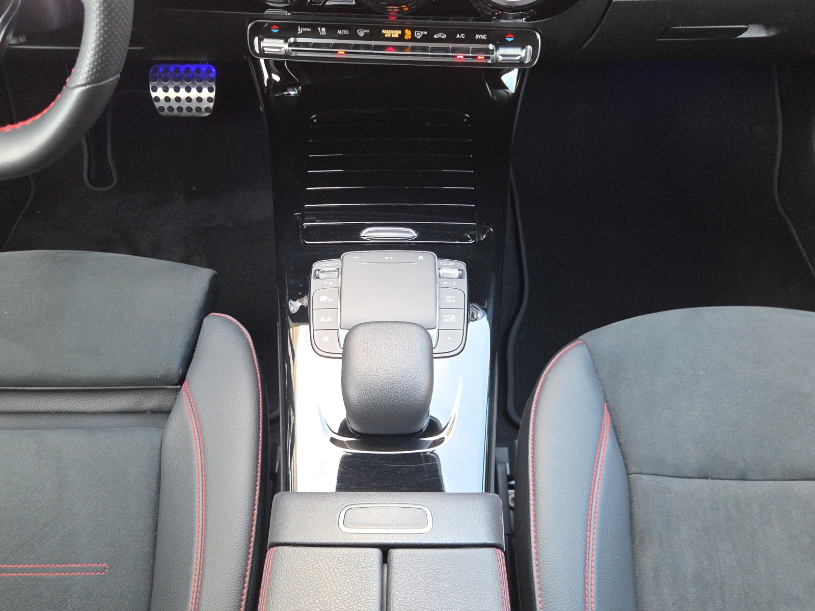 Image MERCEDES-BENZ A-200 A 200 AMG Line 7G-DCT