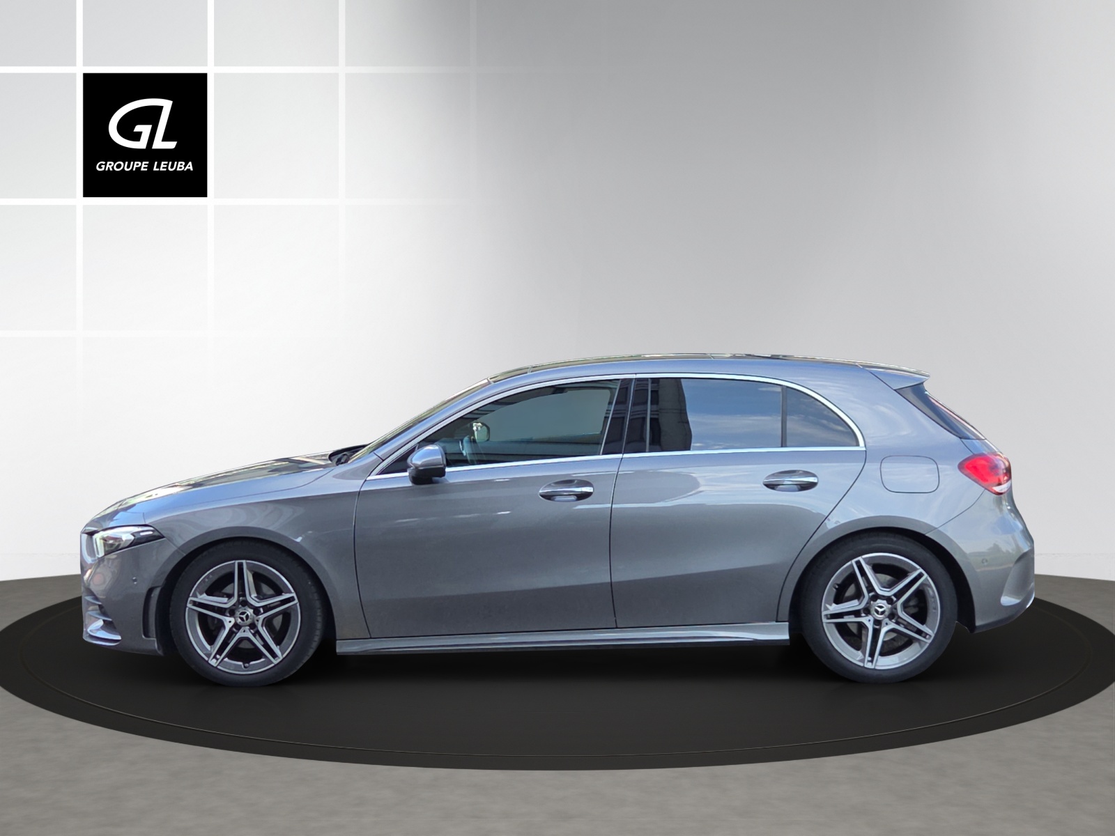 MERCEDES-BENZ A 200 AMG Line 7G-DCT-image-2