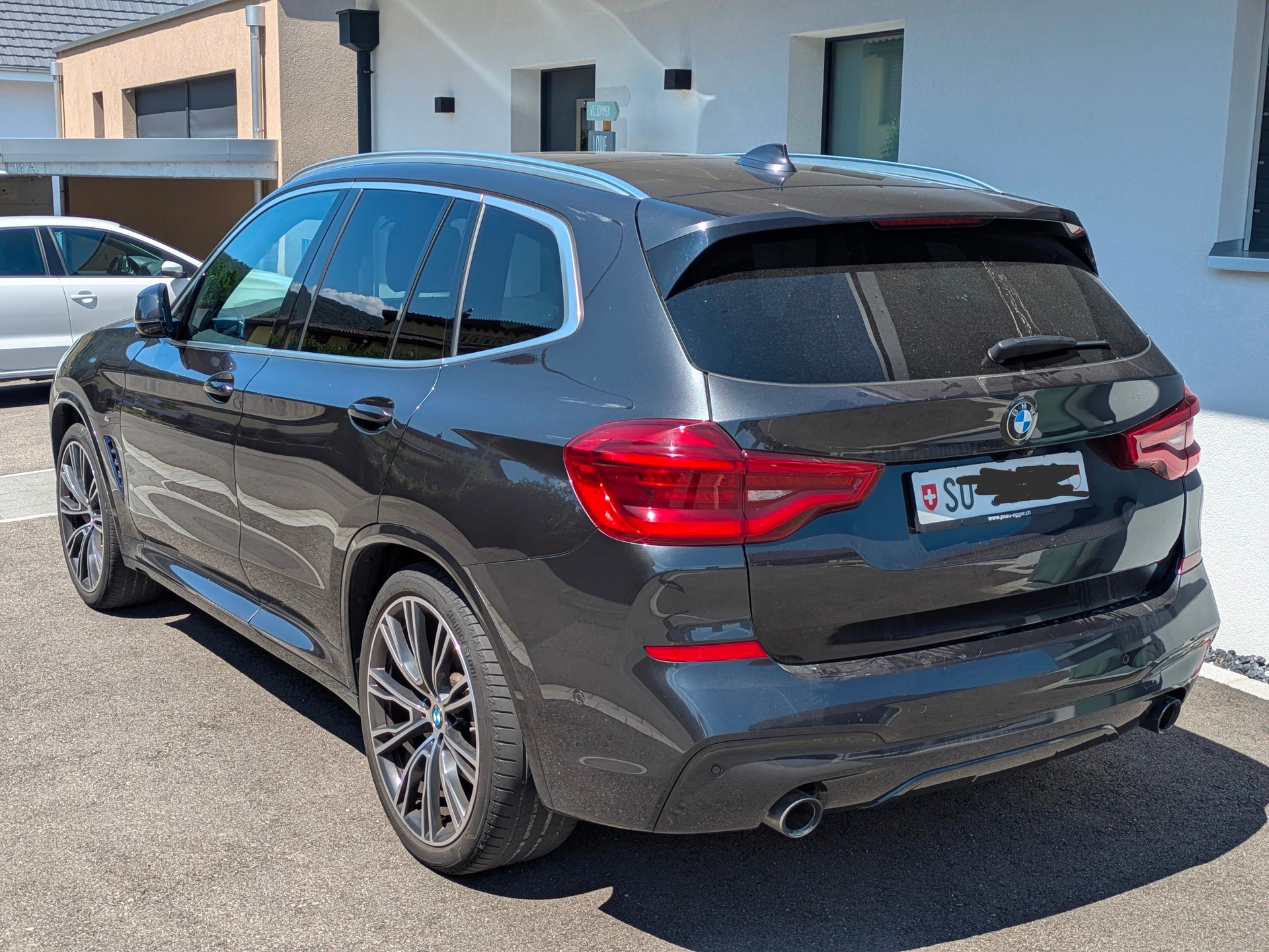 BMW 30d xDrive-image-1