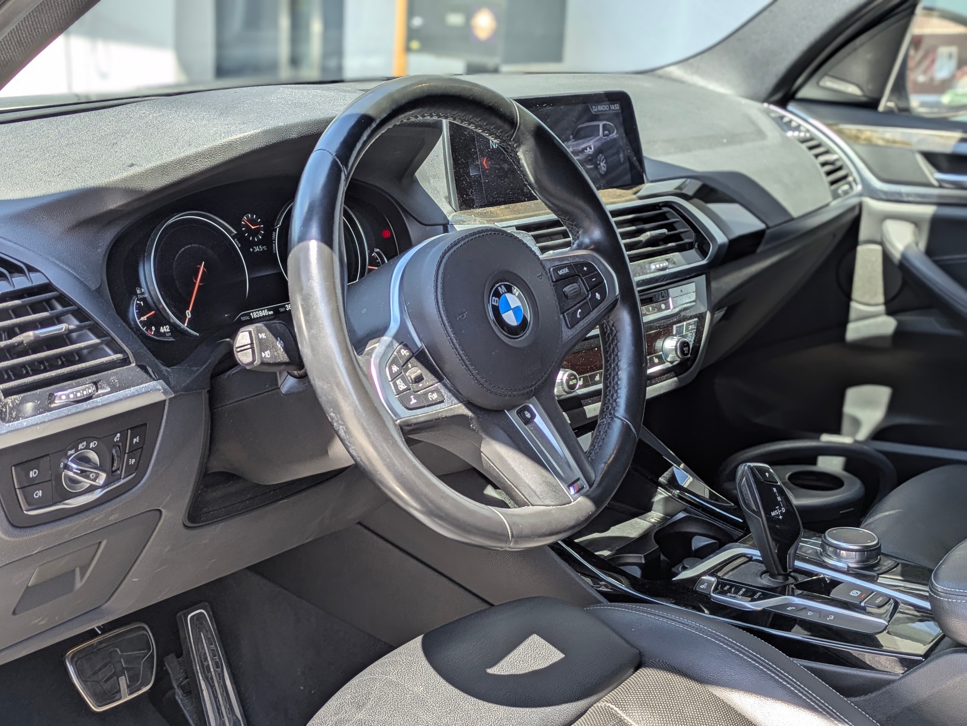 BMW 30d xDrive-image-2