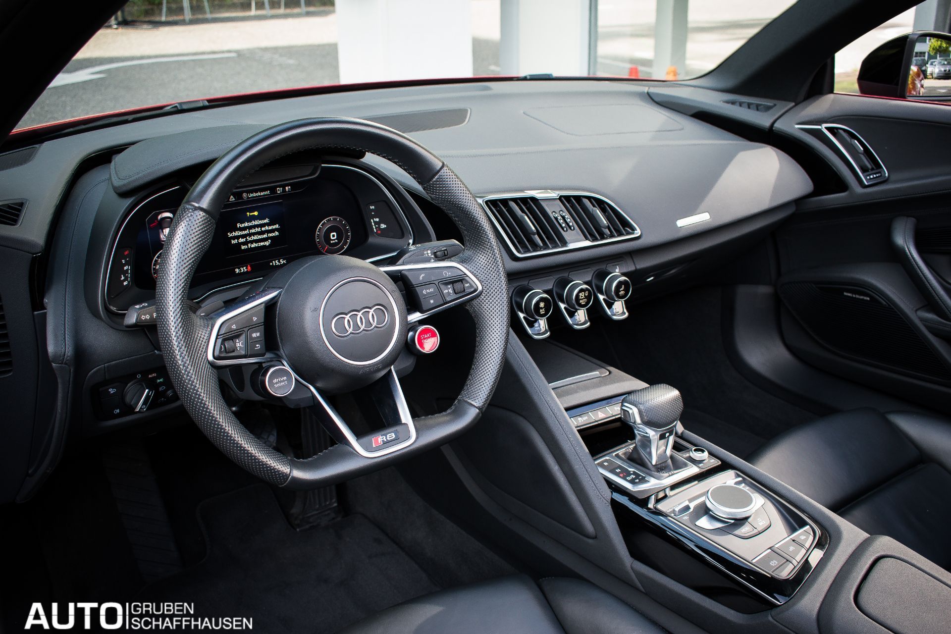 AUDI R8 Spyder RWD S-Tronic-image-16