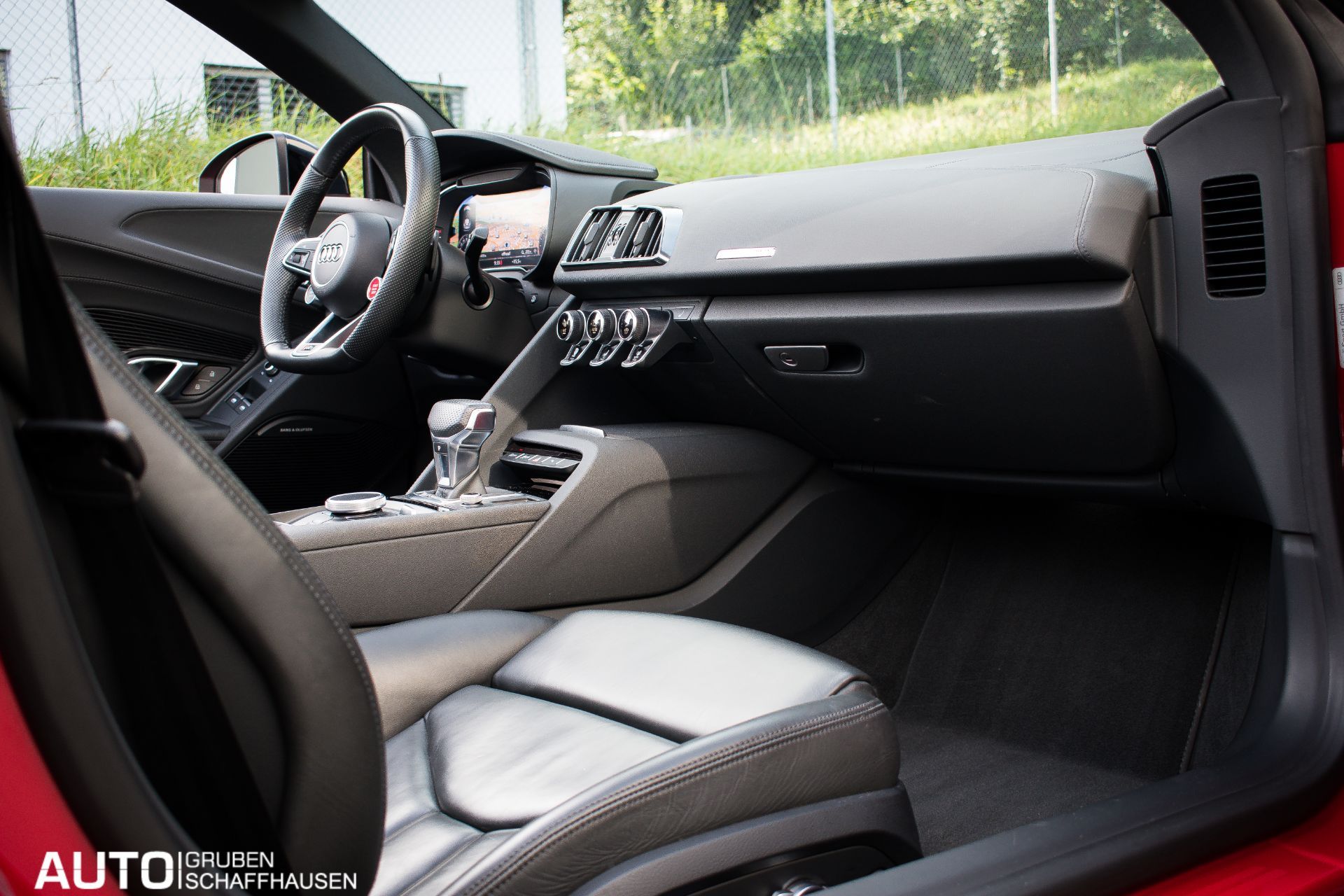 AUDI R8 Spyder RWD S-Tronic-image-13