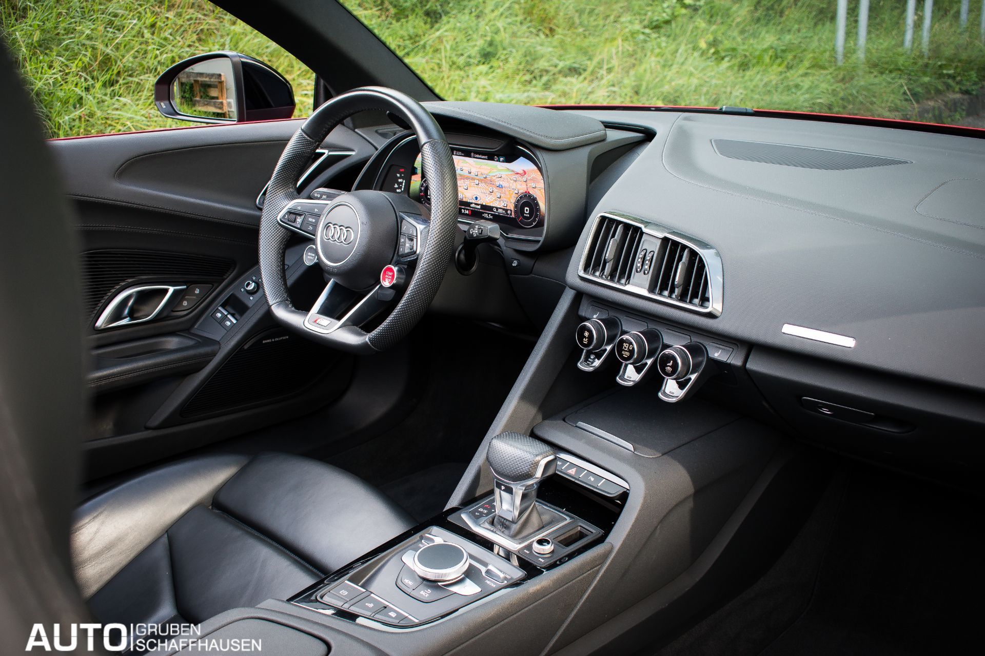 AUDI R8 Spyder RWD S-Tronic-image-15