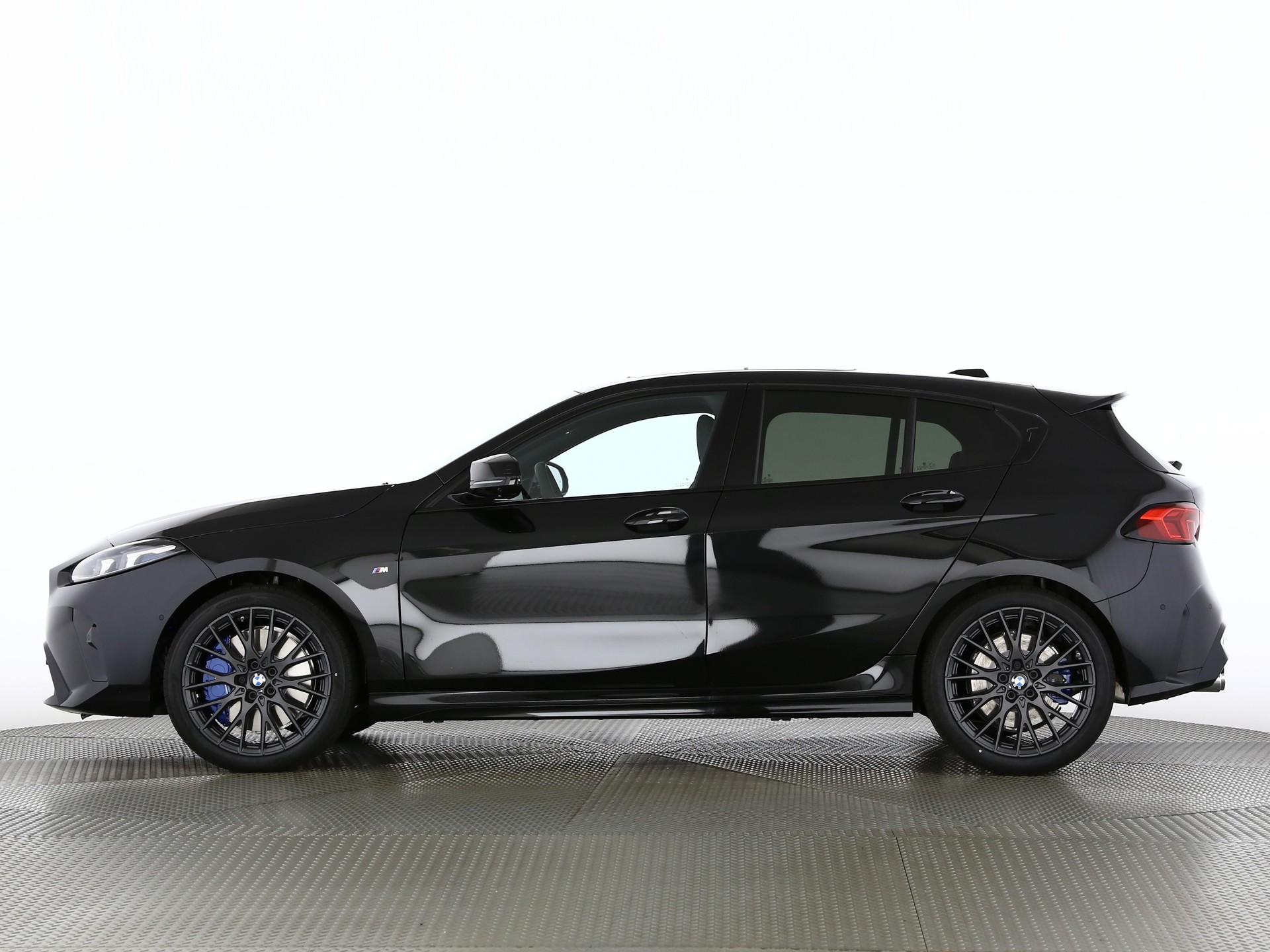 BMW M135i xDrive-image-2