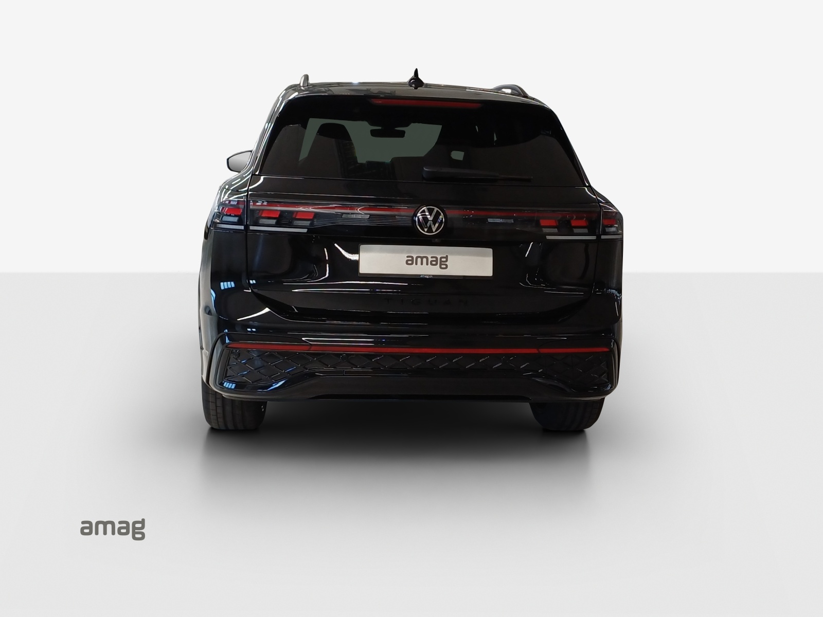 VW Tiguan 2.0 TSI DSG R-Line Plus 4Motion-showroom-element-3