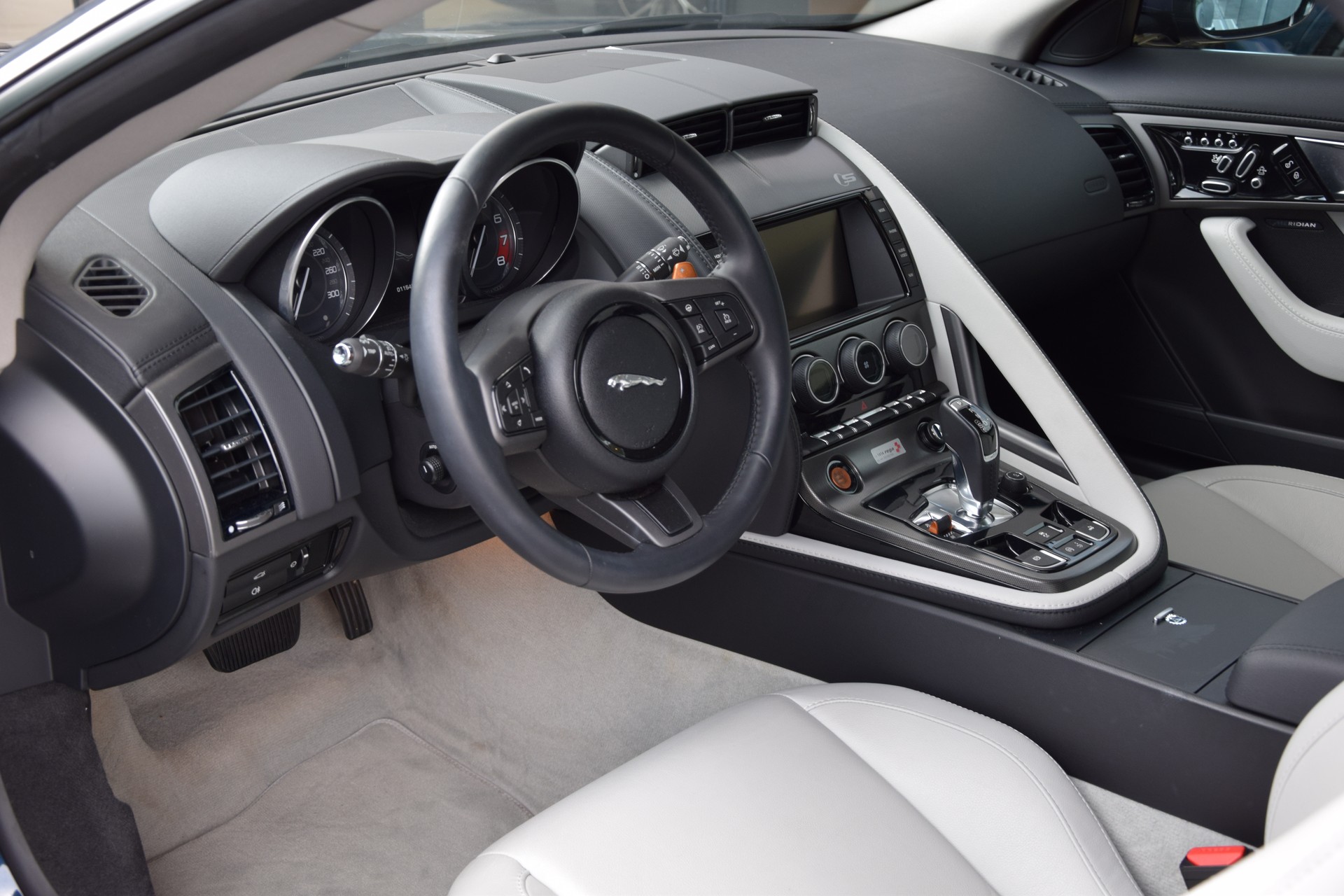 JAGUAR F-Type Convertible S 3.0 V6 S/C-image-5