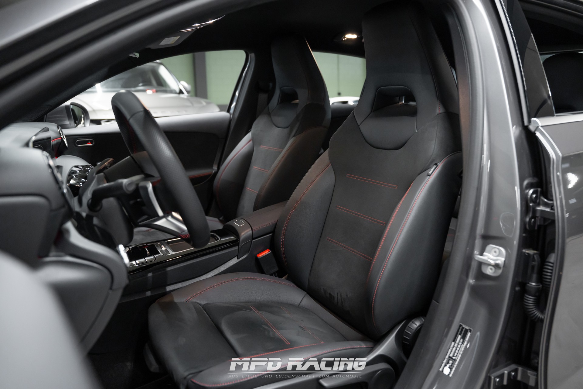 MERCEDES-BENZ A 220 d 8G-DCT-image-11