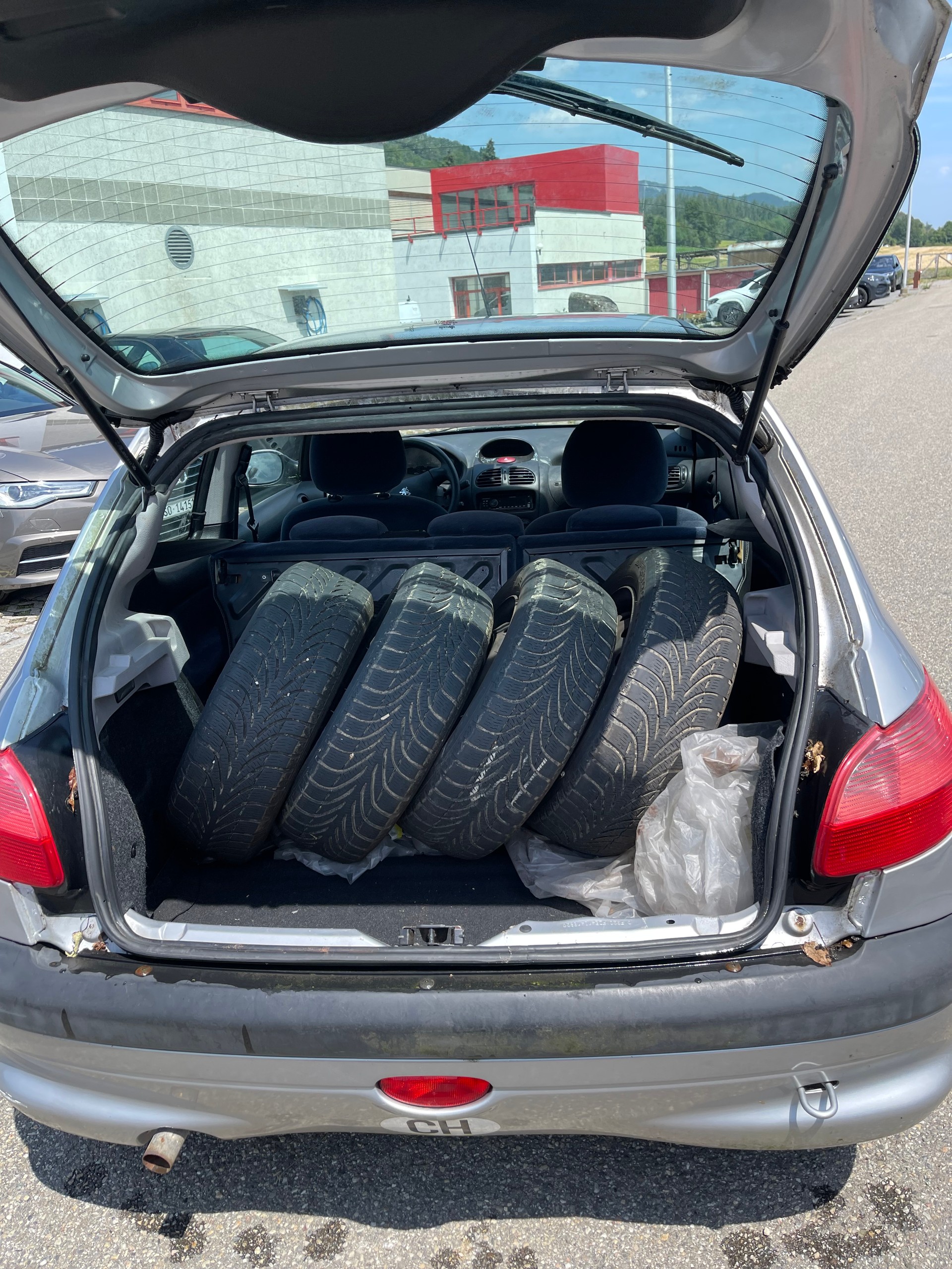PEUGEOT 206 1.6 XS Sport-image-8