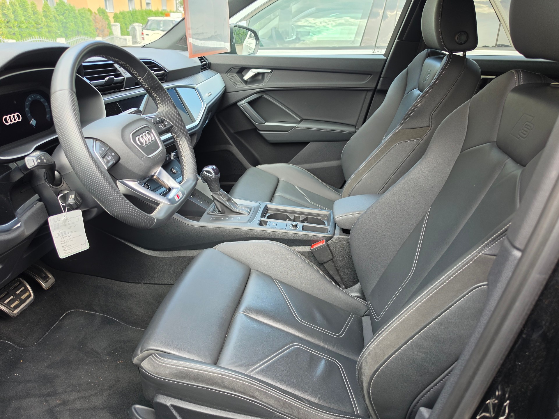 AUDI Q3 45 TFSI quattro S-tronic-image-4