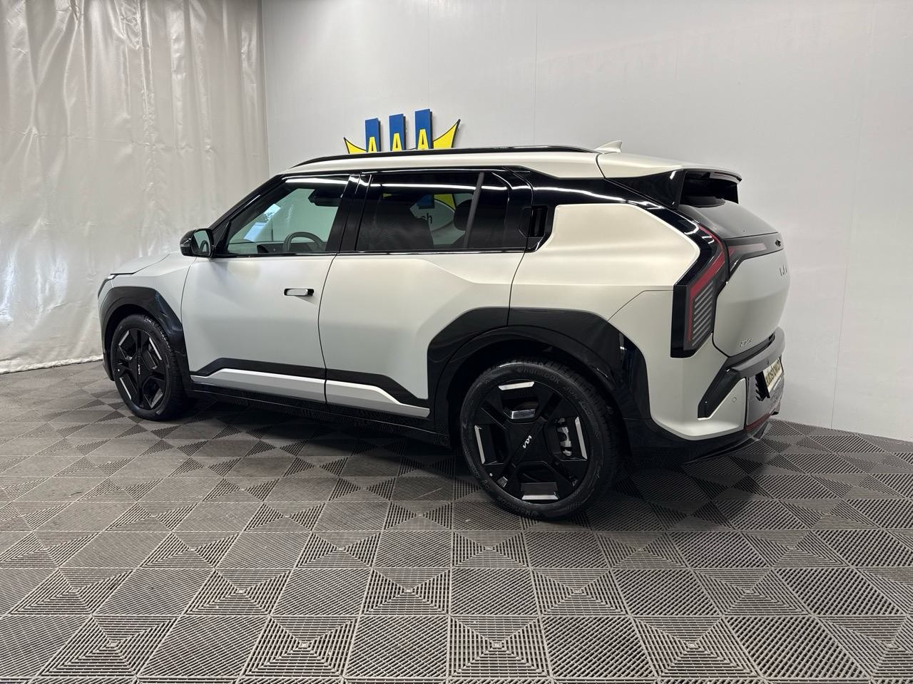 KIA EV3 81,4 kWh GT-Line Long Range-showroom-element-1