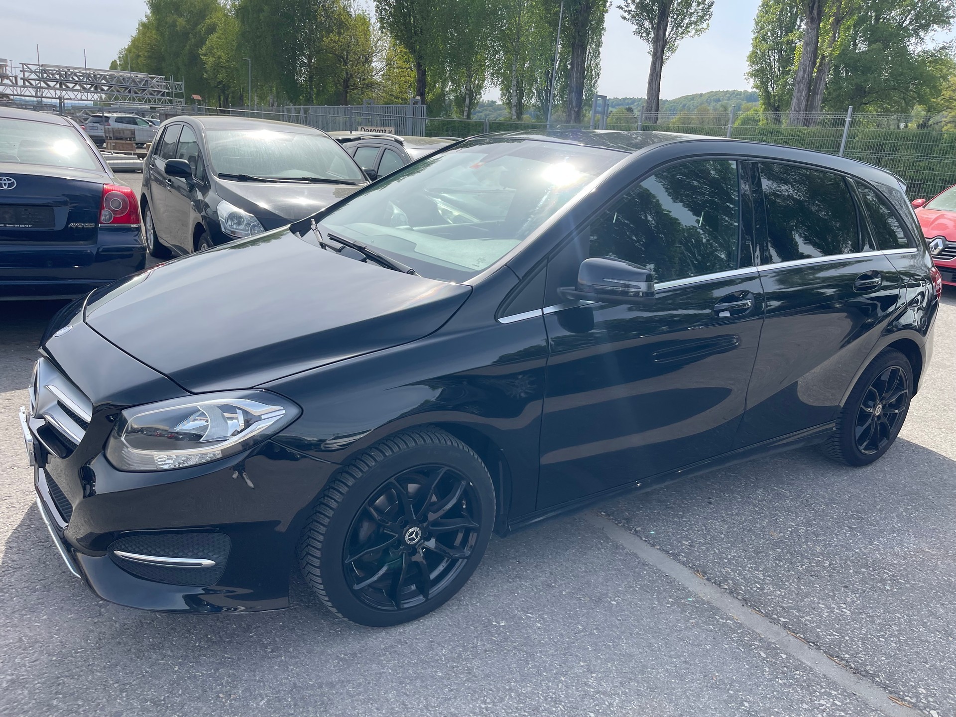 MERCEDES-BENZ B 180 AMG Line 7G-DCT-image-6