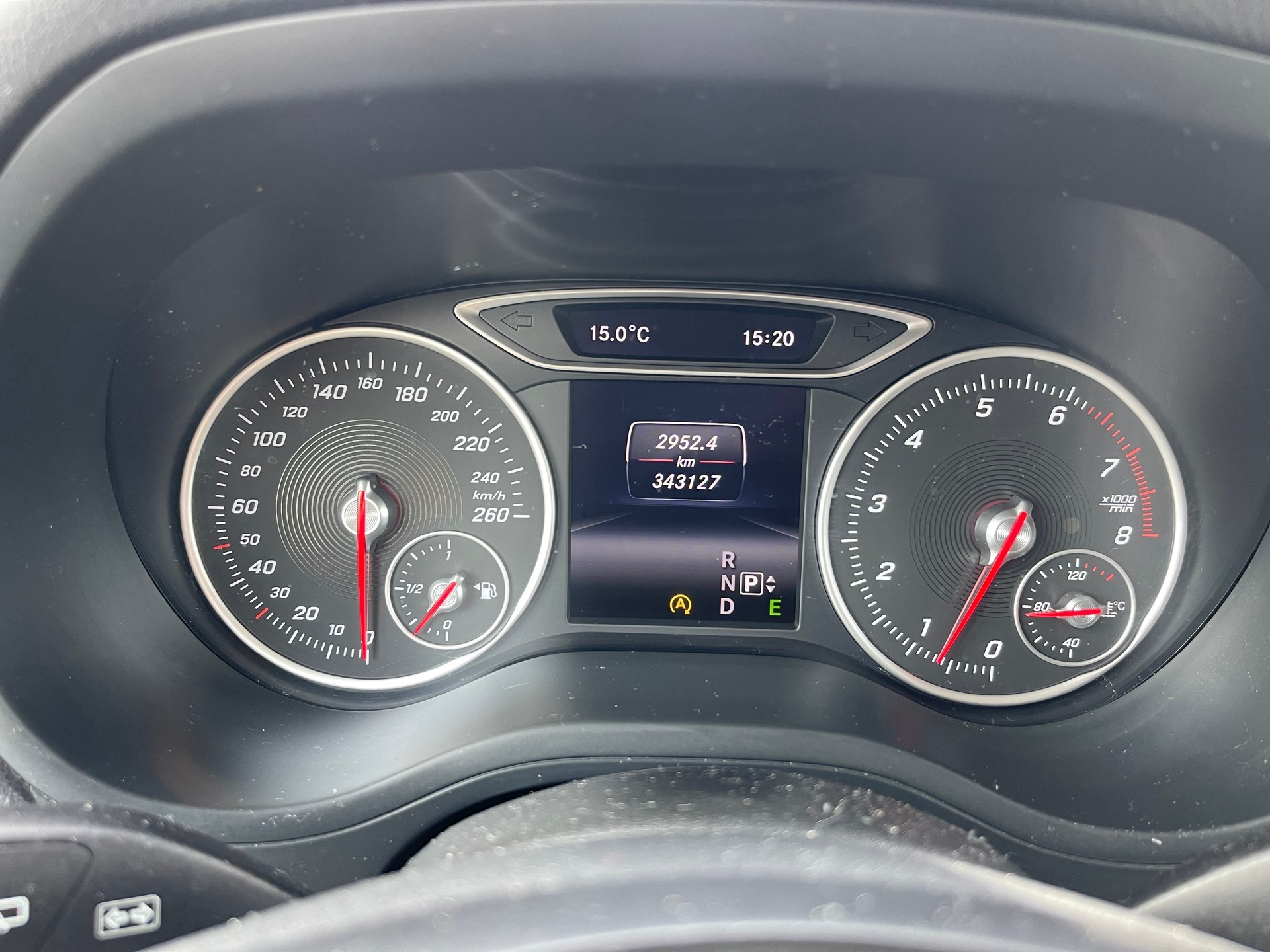 MERCEDES-BENZ B 180 AMG Line 7G-DCT-image-3